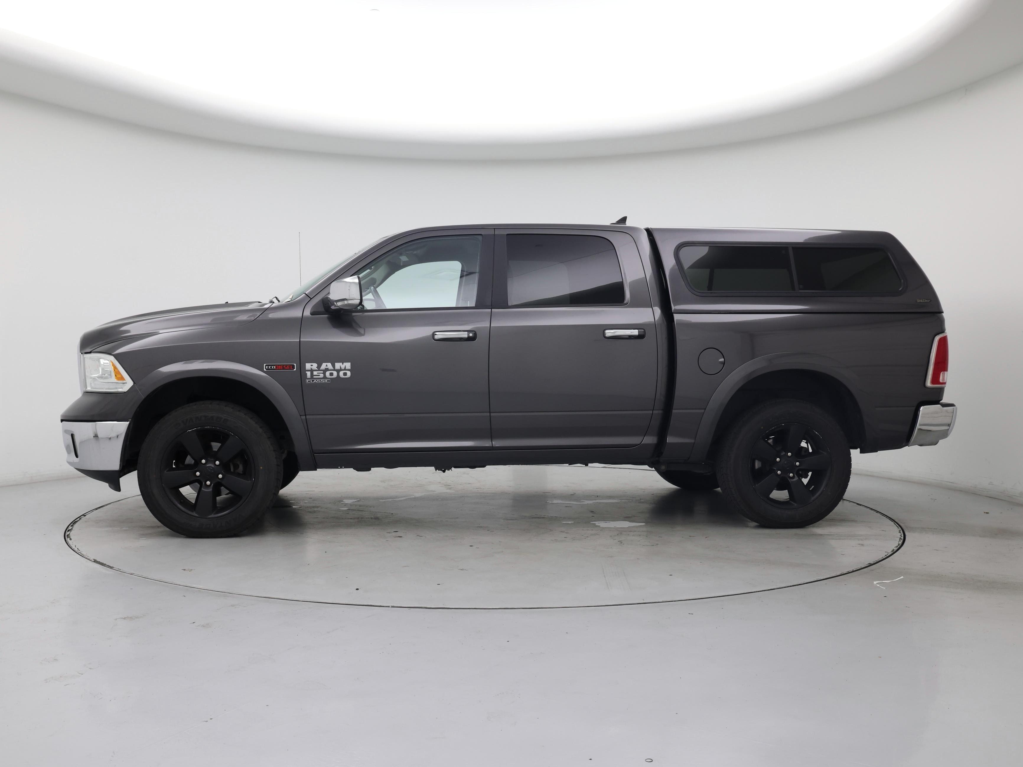Thumbnail: 2019 RAM 1500 Classic - 3