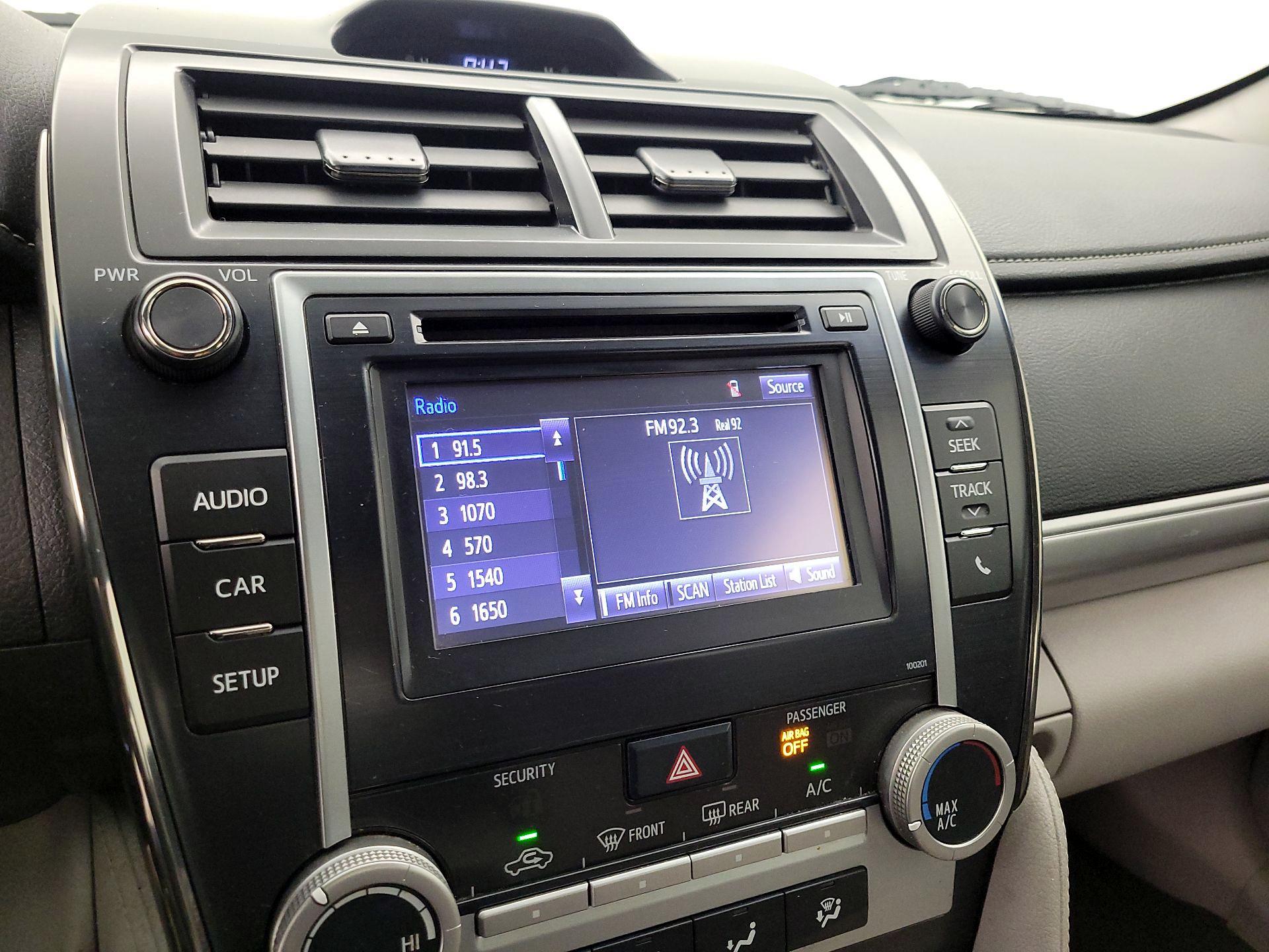Thumbnail: 2014 Toyota Camry - 15