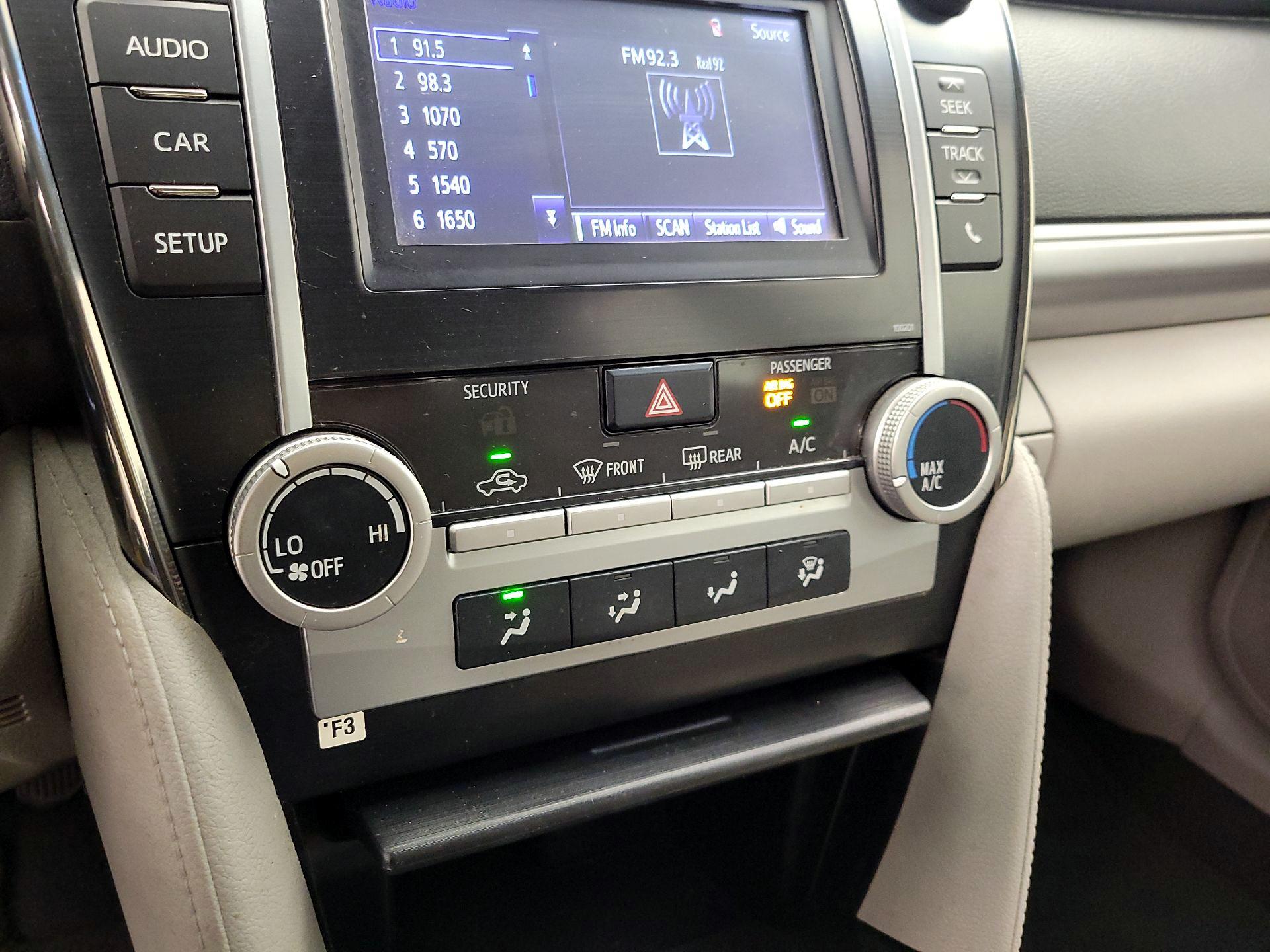 Thumbnail: 2014 Toyota Camry - 16