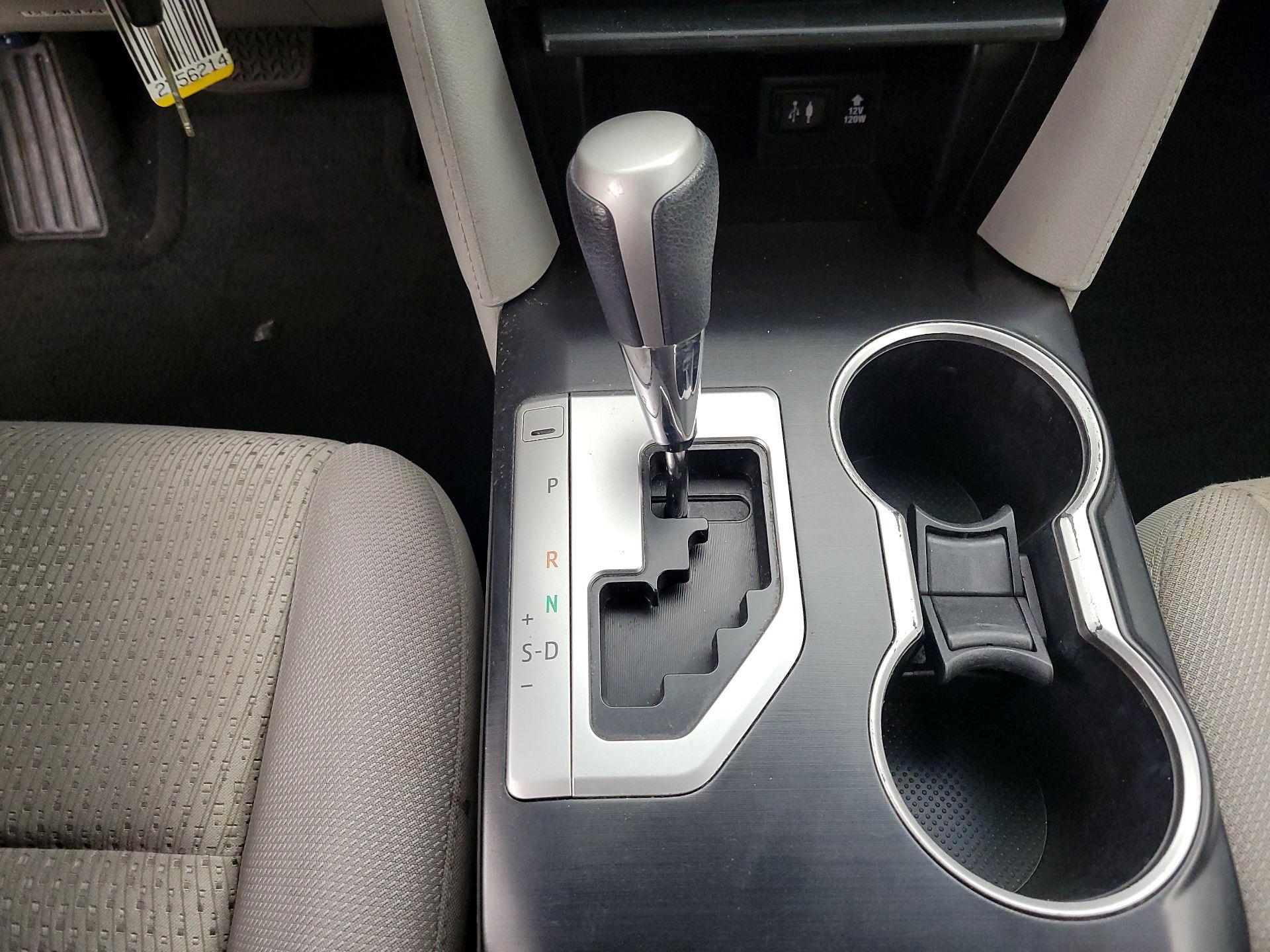 Thumbnail: 2014 Toyota Camry - 17