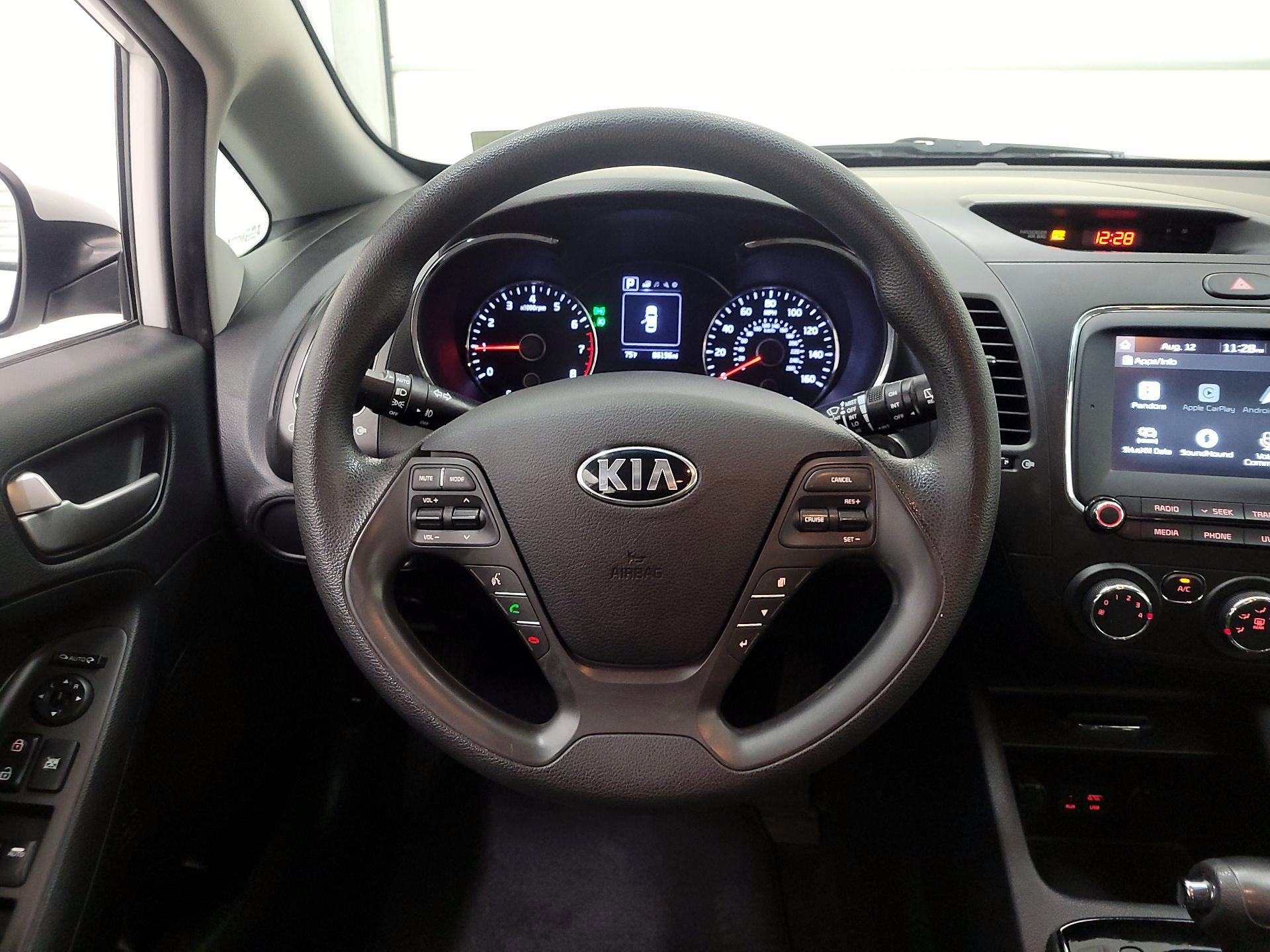 Thumbnail: 2017 Kia Forte - 10