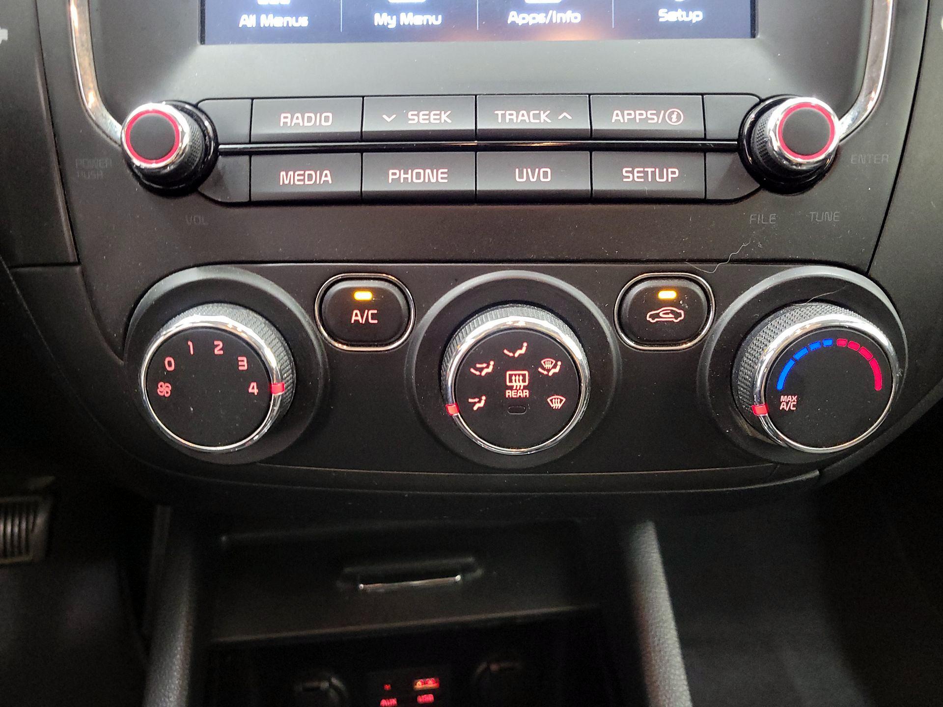 Thumbnail: 2017 Kia Forte - 16