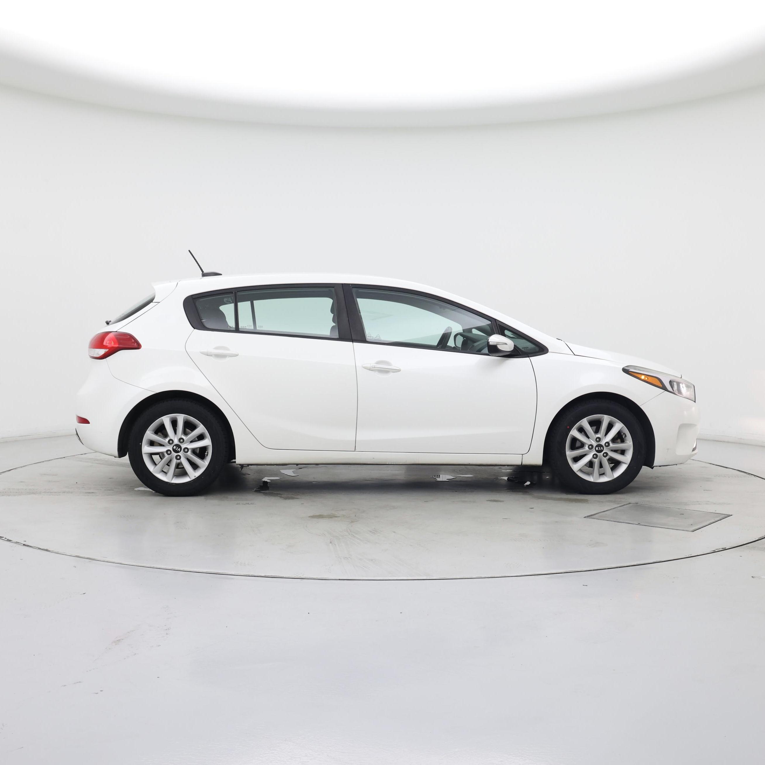 Thumbnail: 2017 Kia Forte - 7
