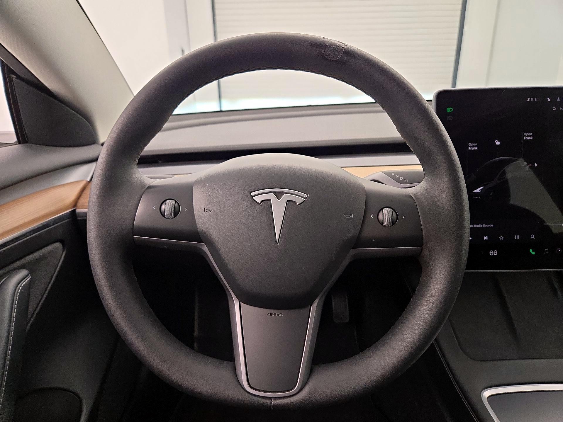 Thumbnail: 2022 Tesla Model 3 - 10