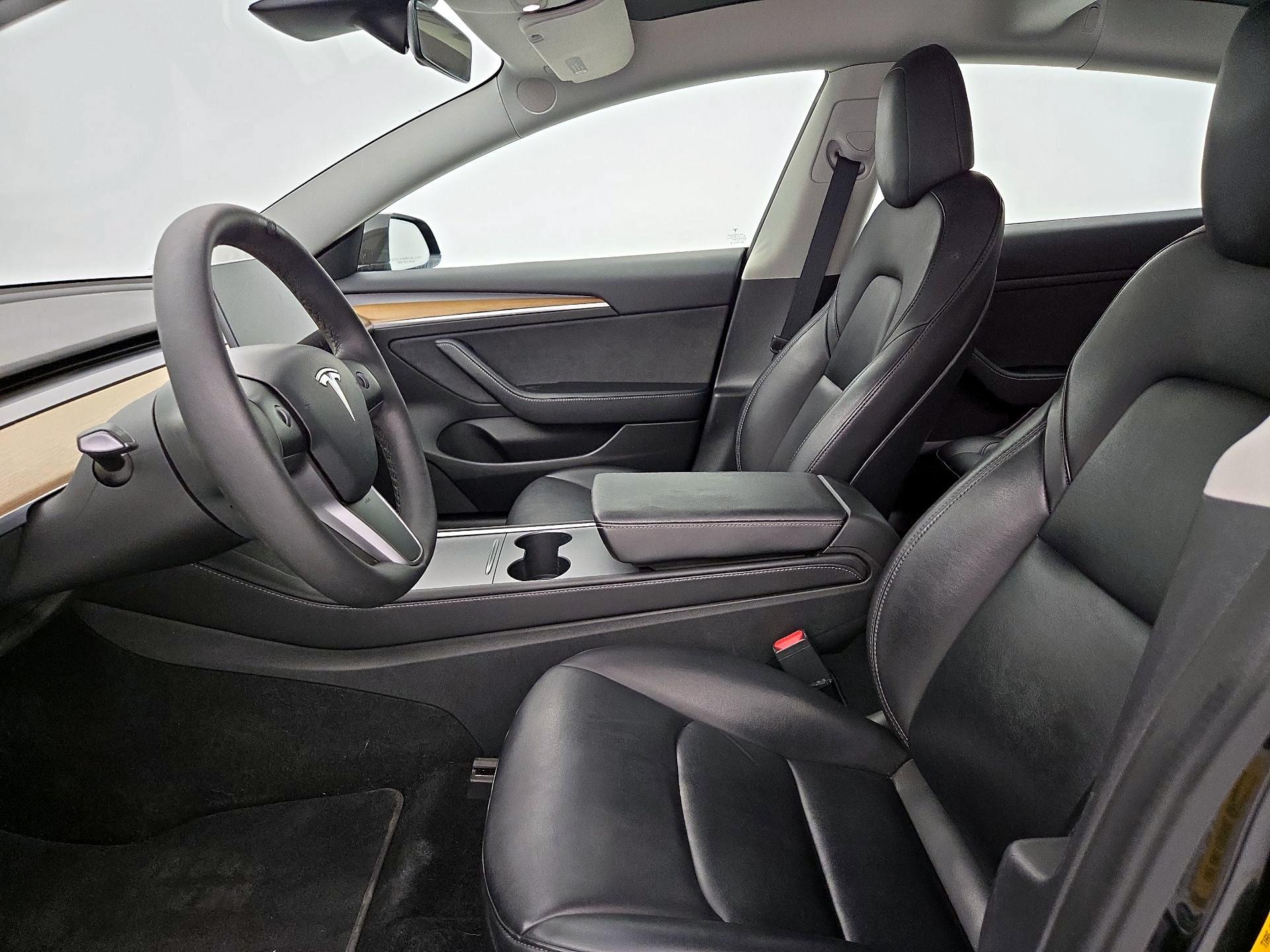 Thumbnail: 2022 Tesla Model 3 - 11