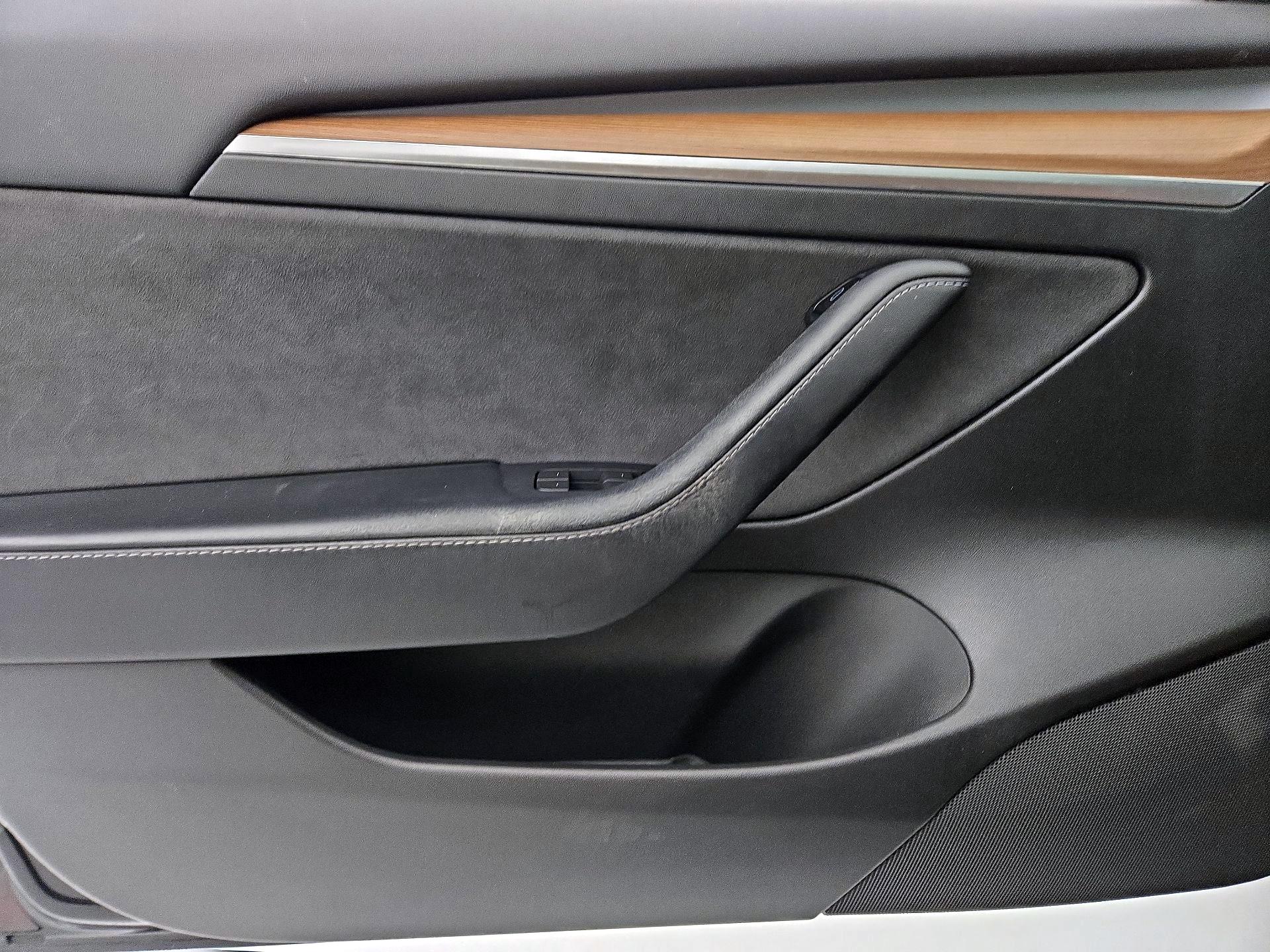 Thumbnail: 2022 Tesla Model 3 - 12