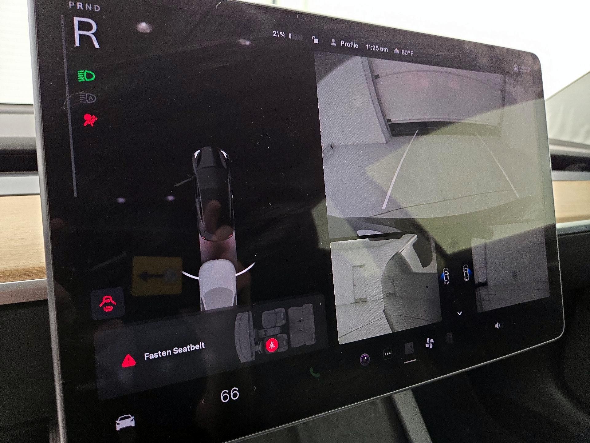 Thumbnail: 2022 Tesla Model 3 - 14
