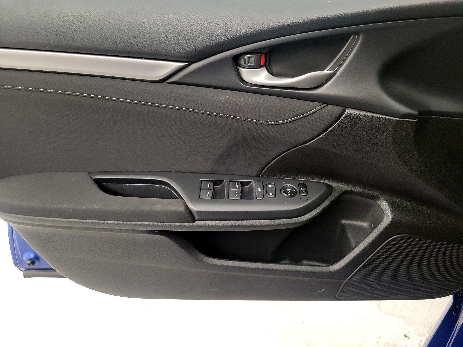 Thumbnail: 2017 Honda Civic - 12