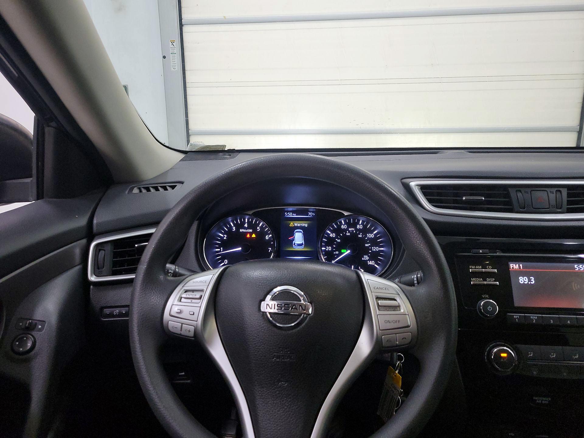 Thumbnail: 2015 Nissan Rogue - 10