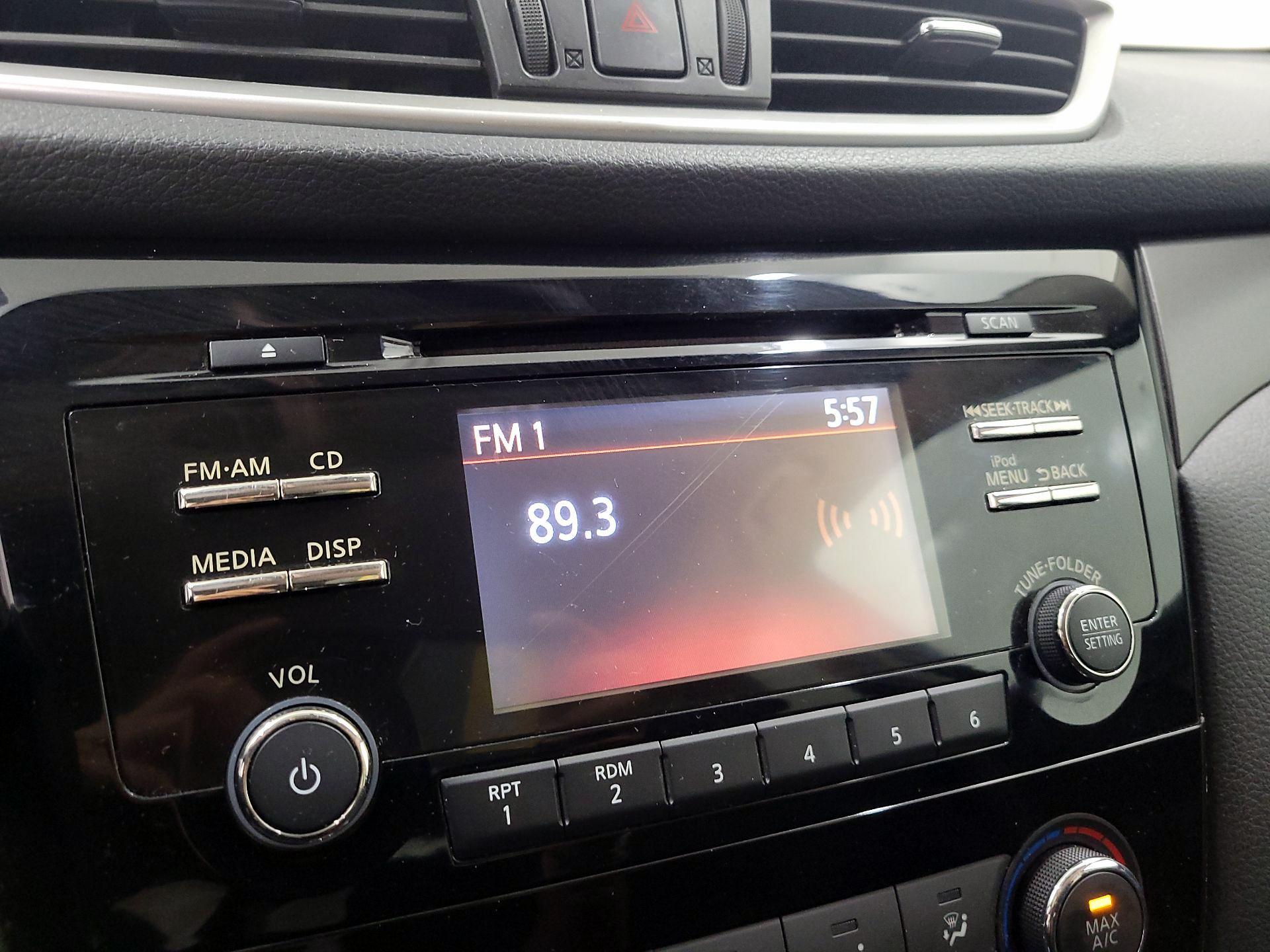 Thumbnail: 2015 Nissan Rogue - 14
