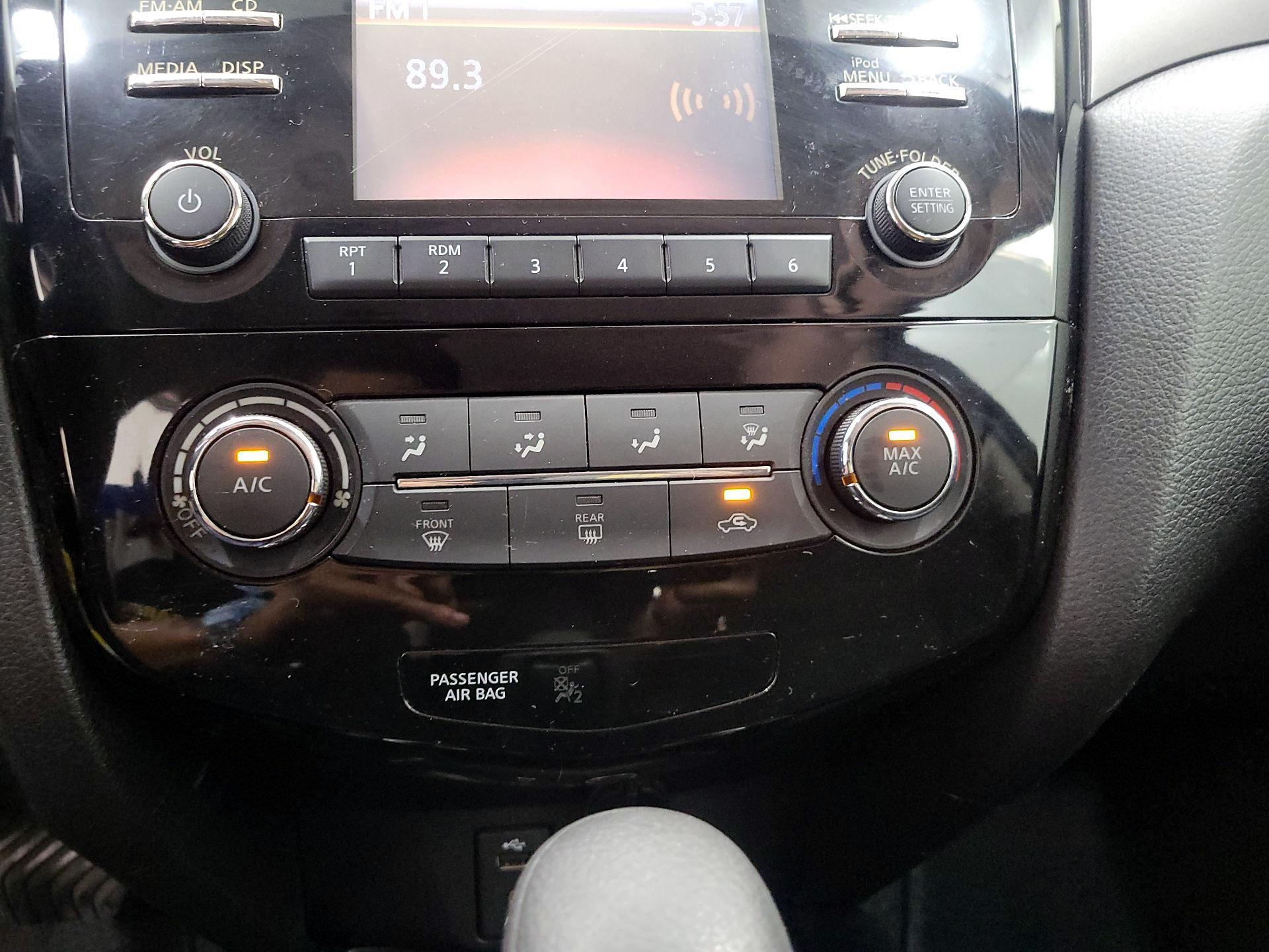 Thumbnail: 2015 Nissan Rogue - 15