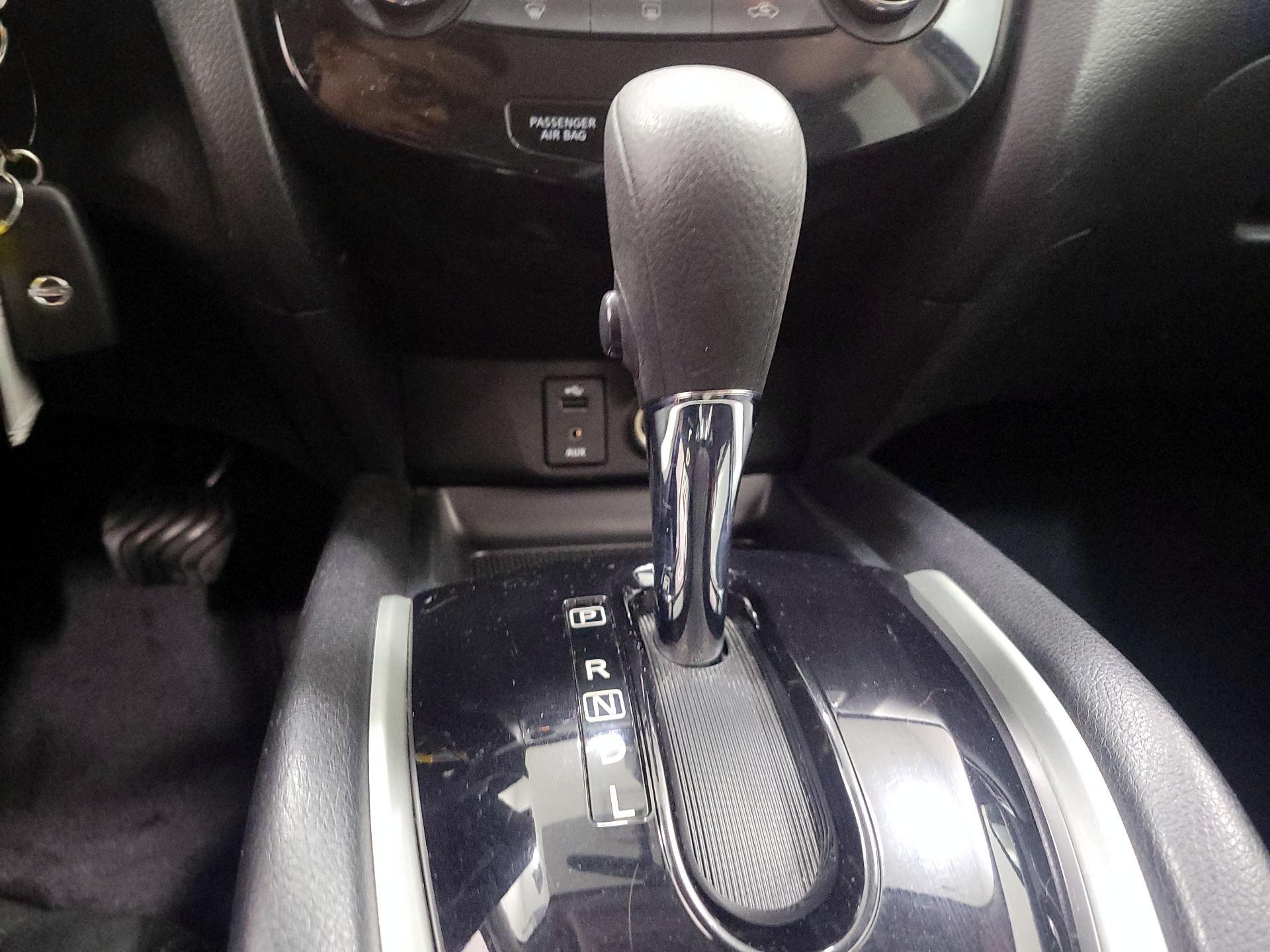 Thumbnail: 2015 Nissan Rogue - 16