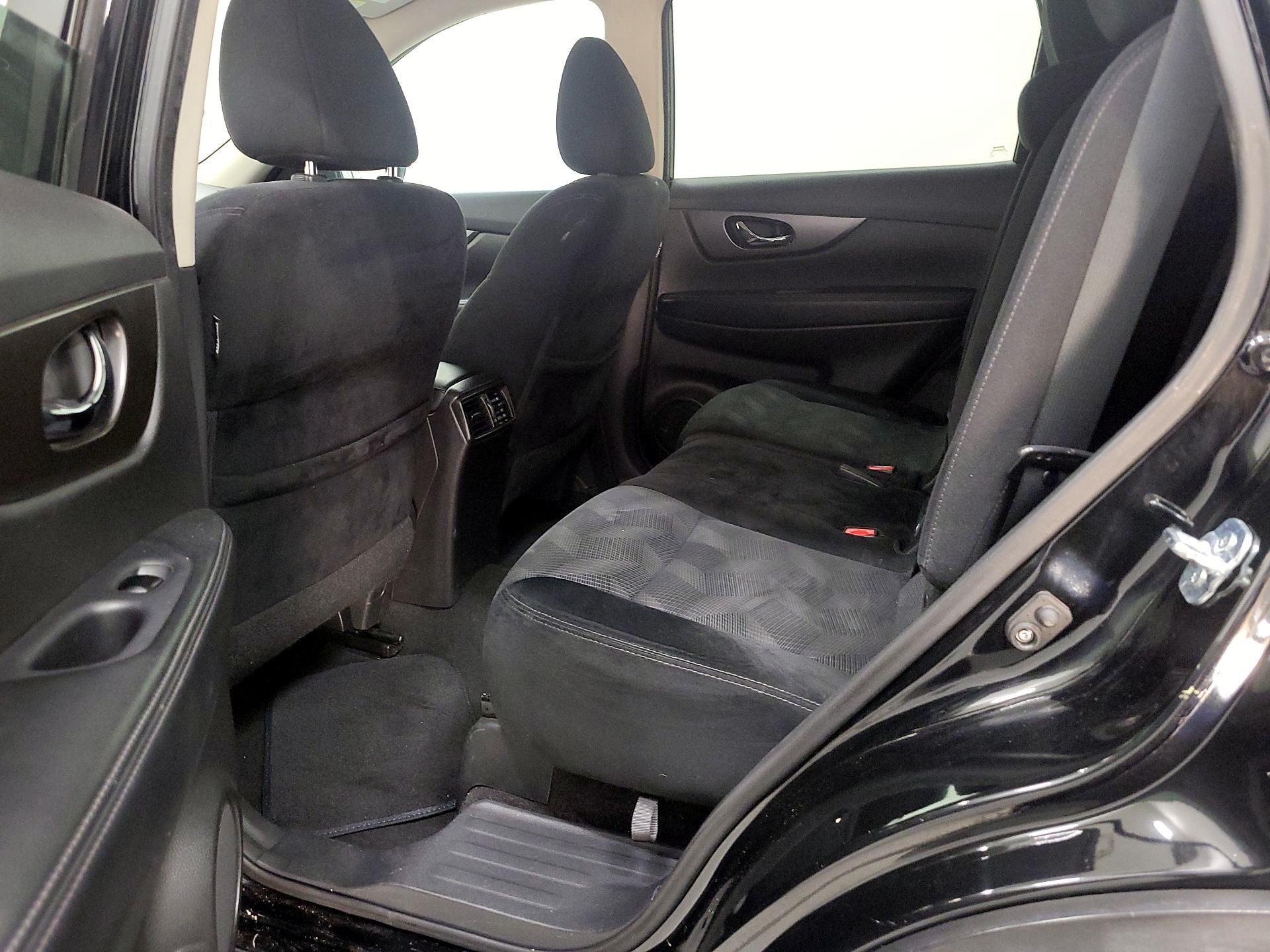 Thumbnail: 2015 Nissan Rogue - 18