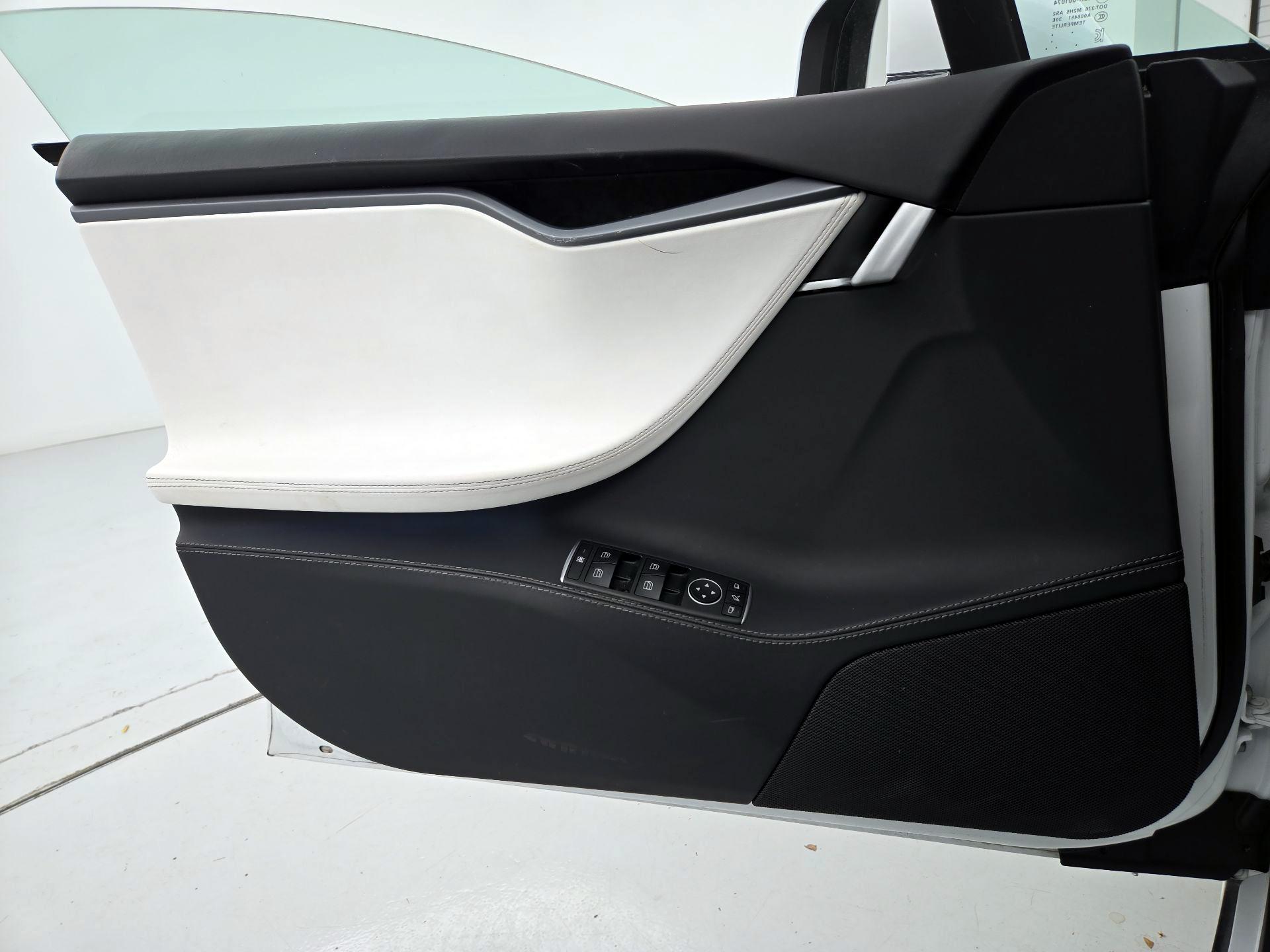 Thumbnail: 2020 Tesla Model S - 12
