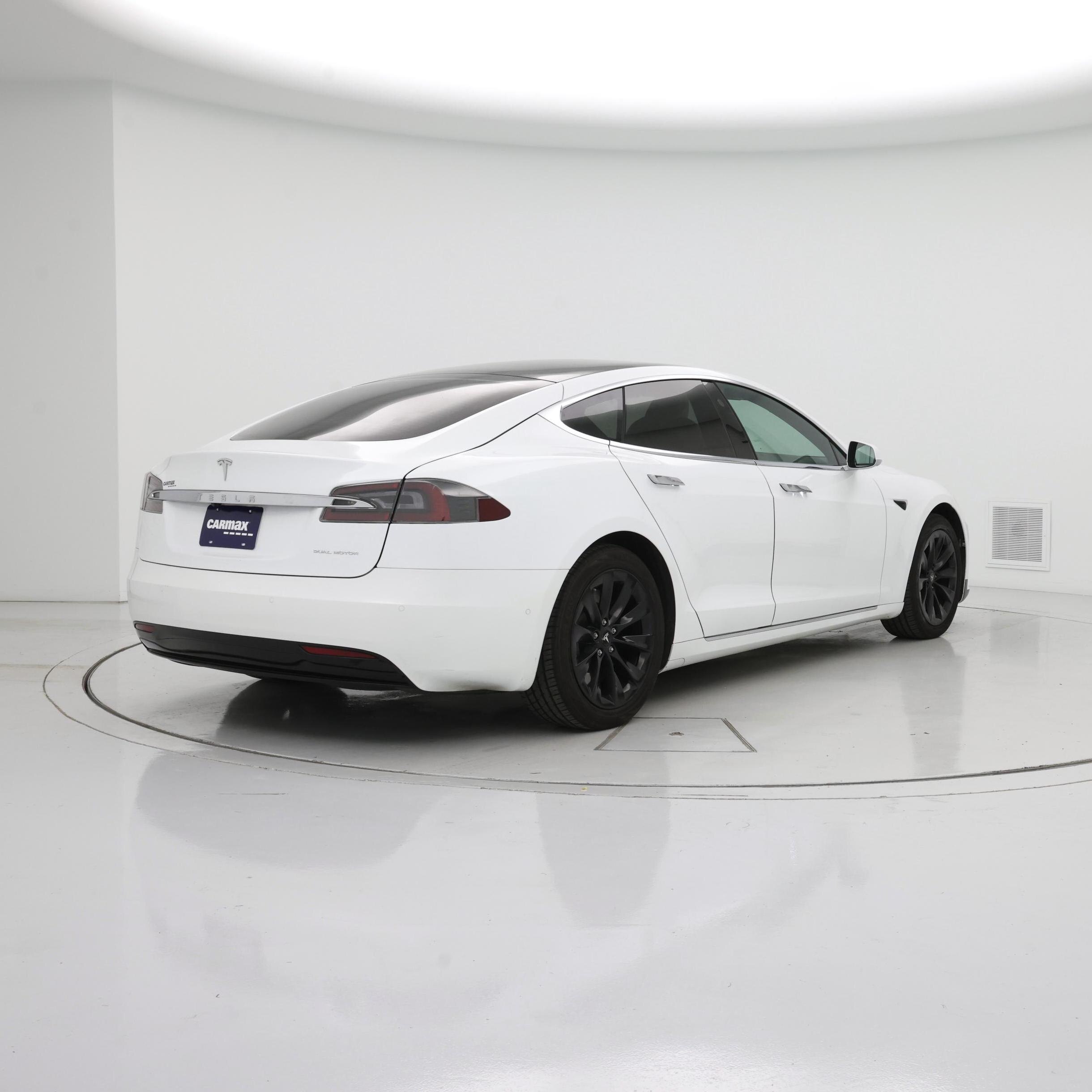Thumbnail: 2020 Tesla Model S - 8