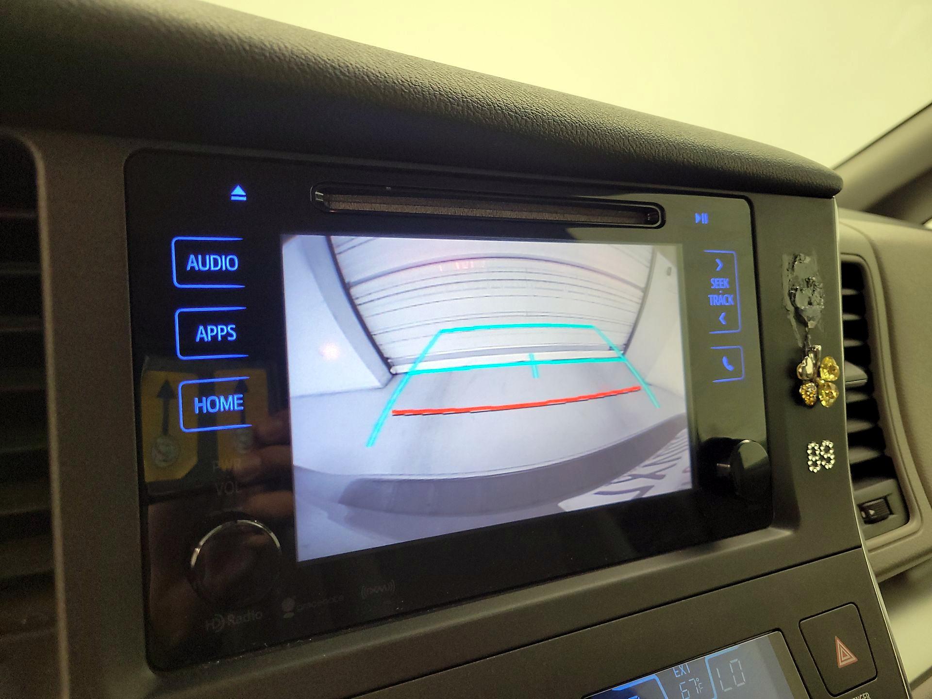 Thumbnail: 2017 Toyota Sienna - 13
