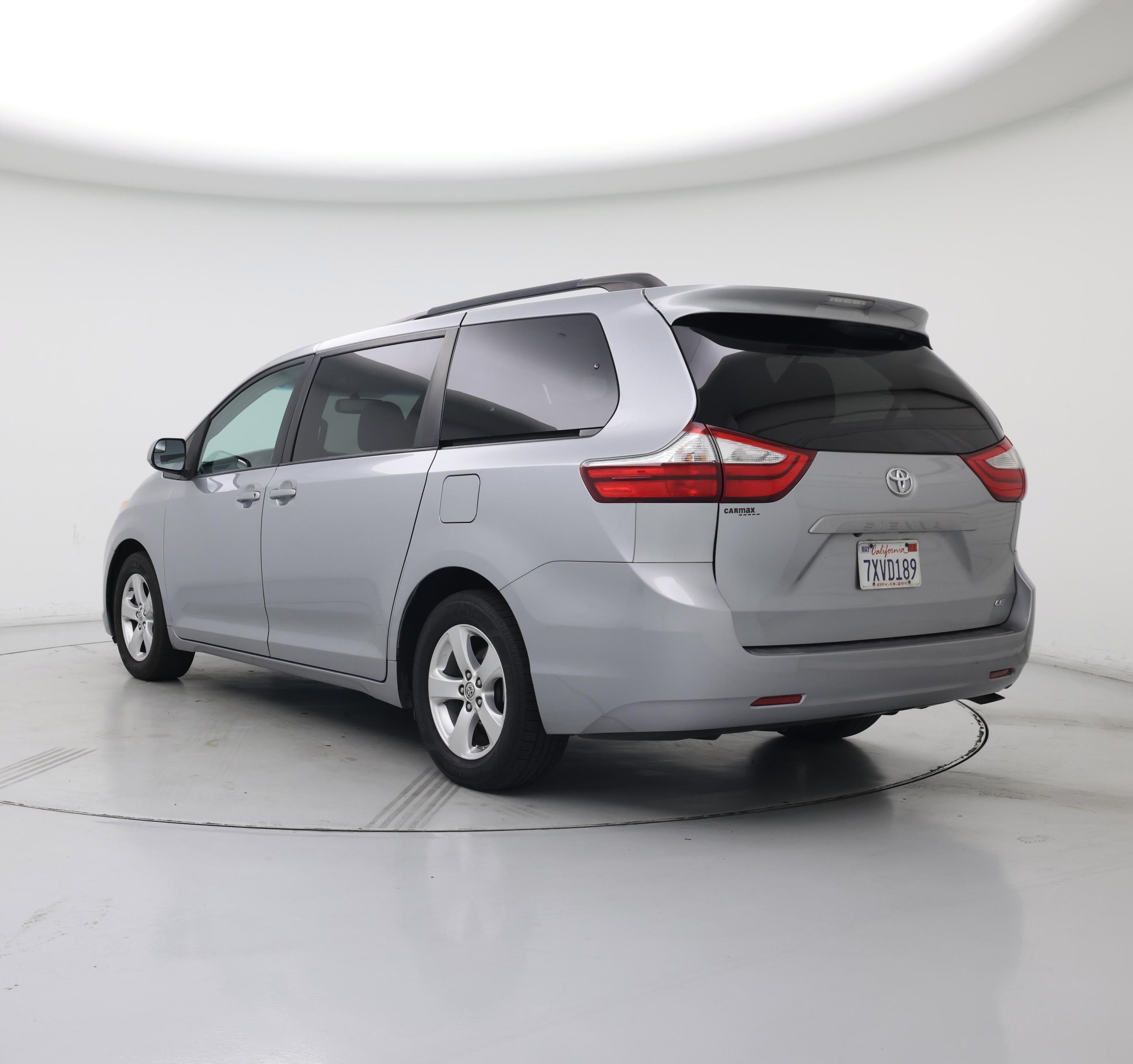 Thumbnail: 2017 Toyota Sienna - 2