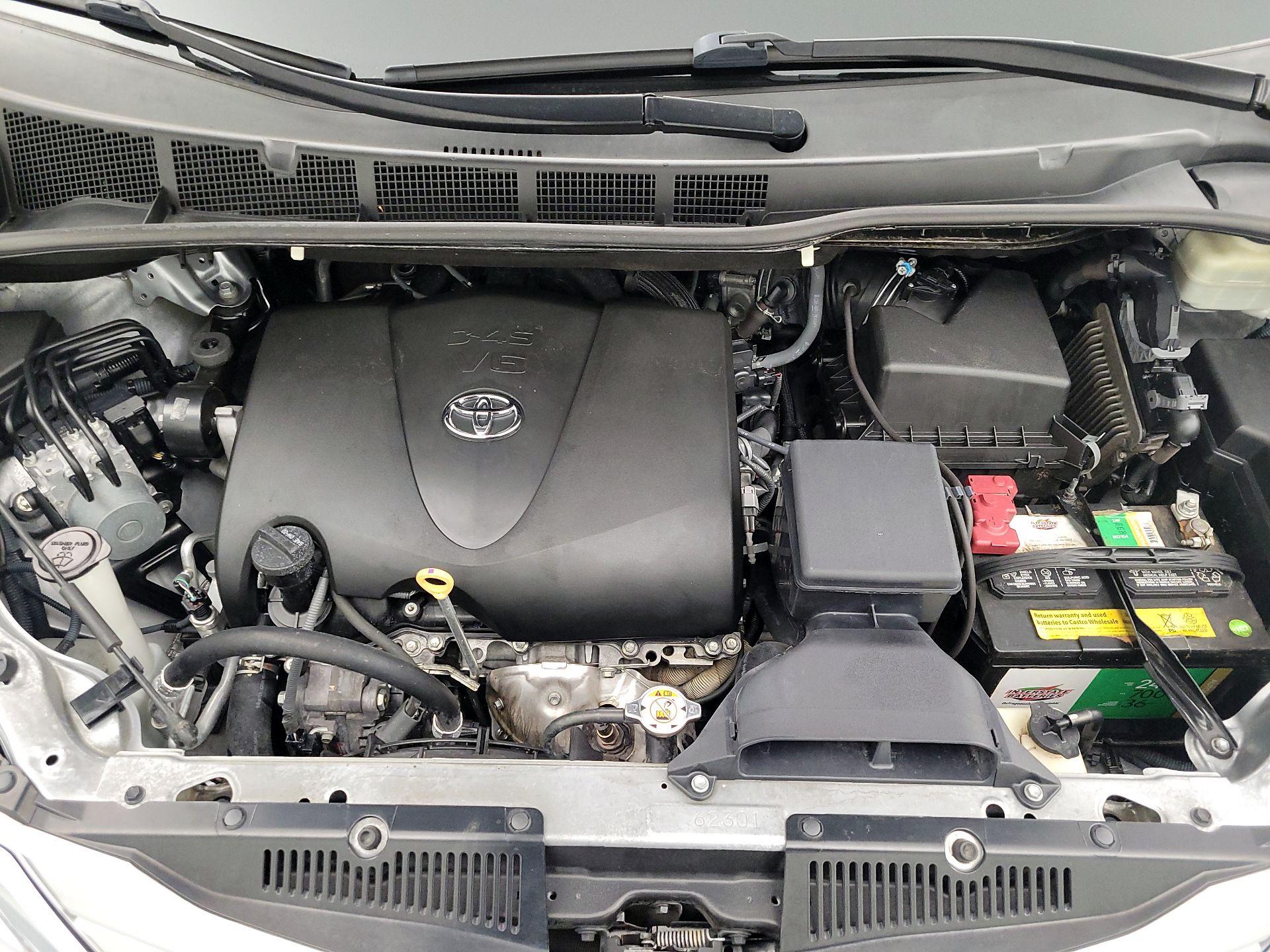 Thumbnail: 2017 Toyota Sienna - 20