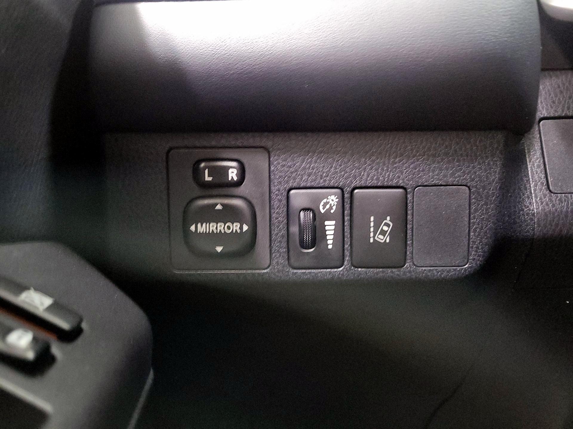 Thumbnail: 2018 Toyota RAV4 - 13