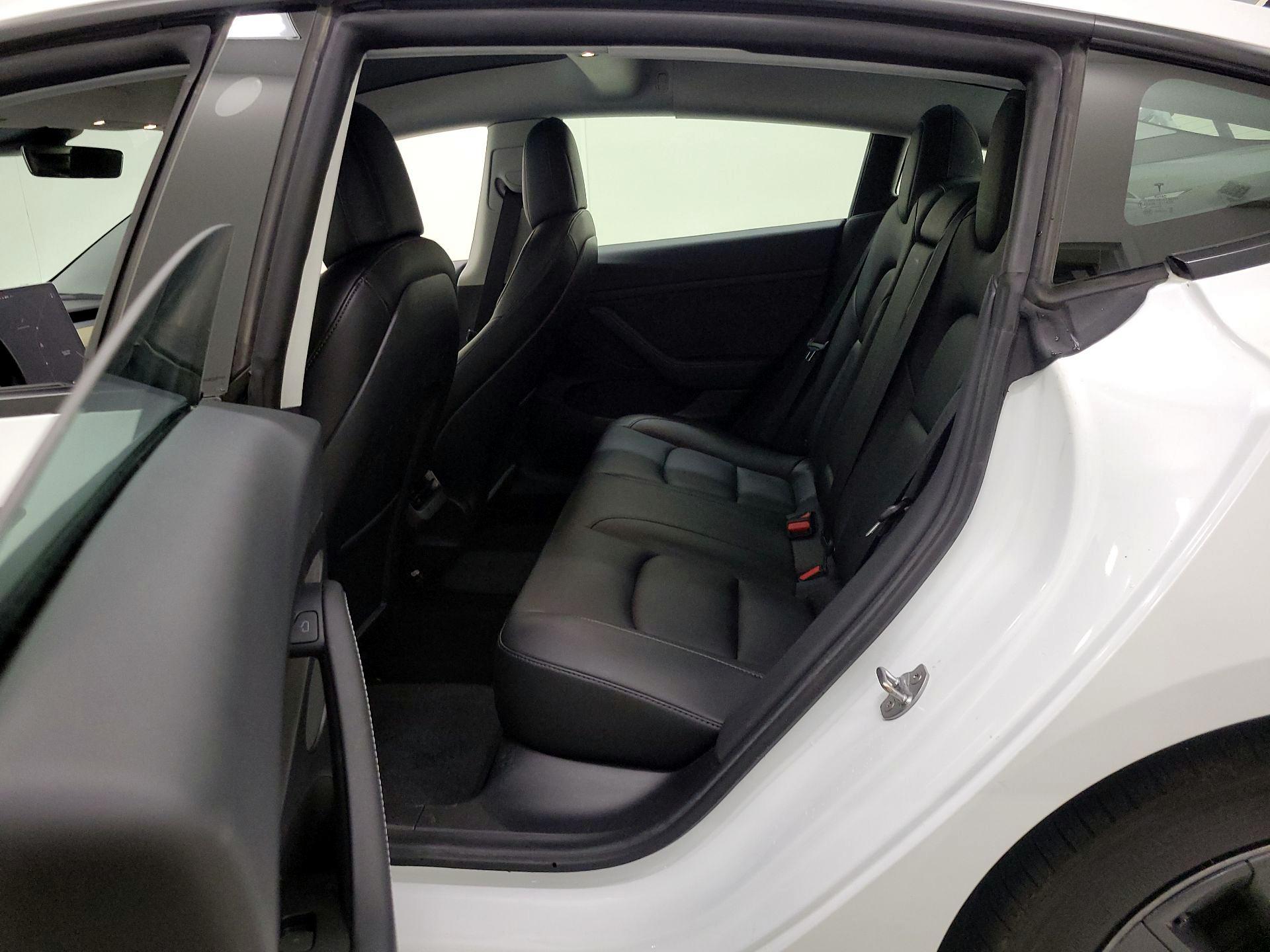Thumbnail: 2021 Tesla Model 3 - 19