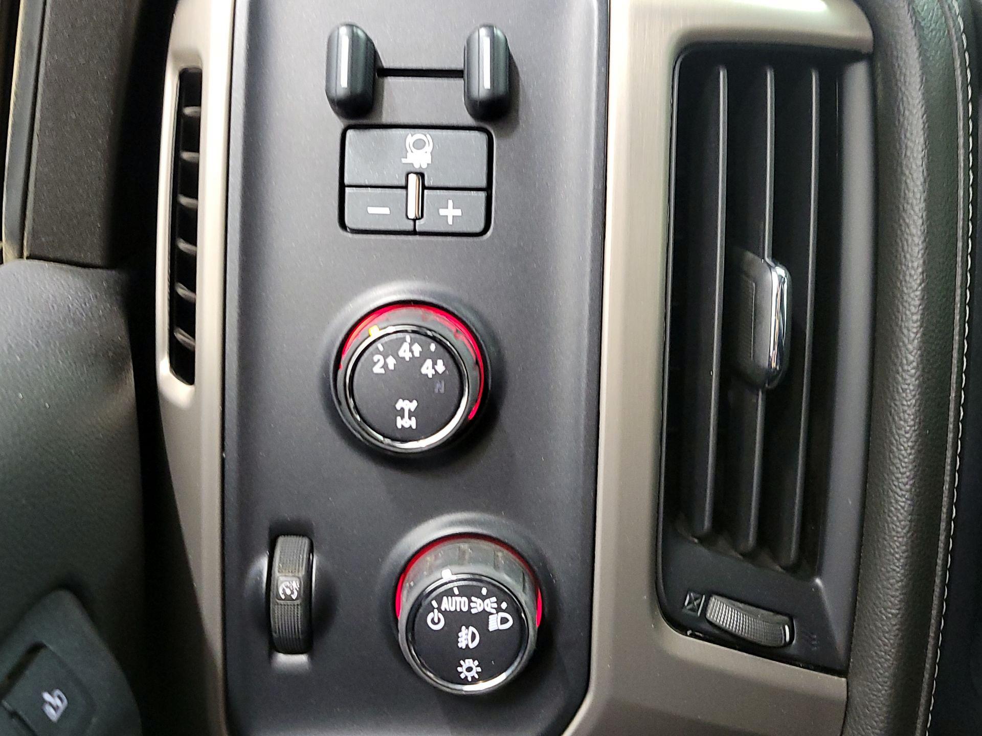 Thumbnail: 2015 GMC Sierra 2500 - 13