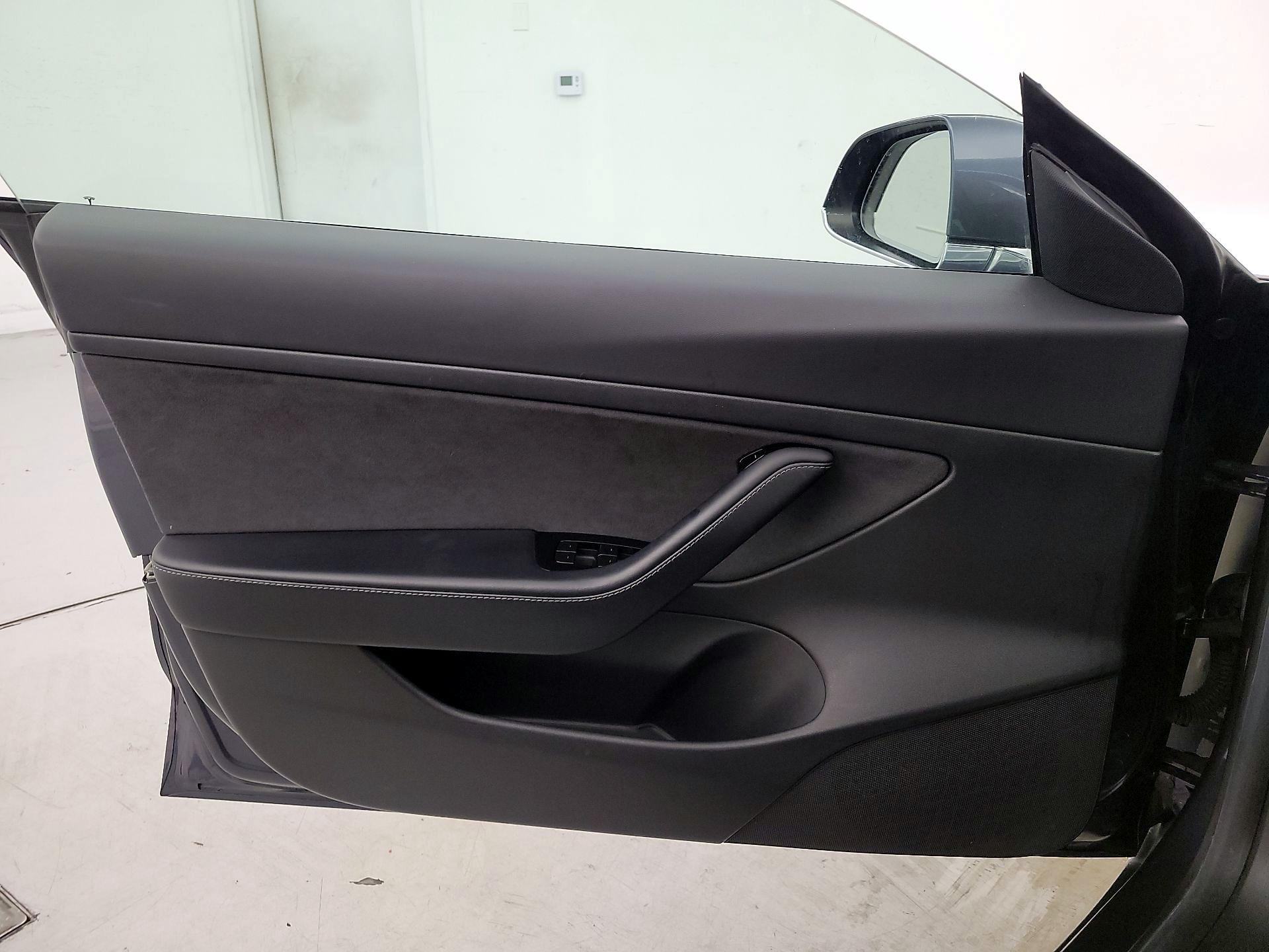 Thumbnail: 2020 Tesla Model 3 - 12