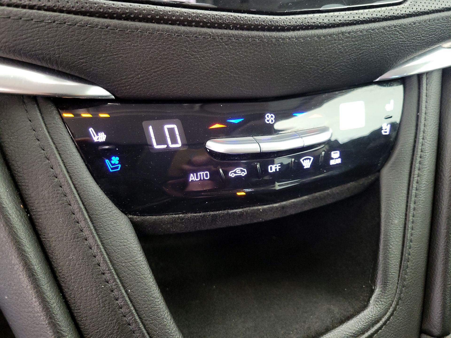 Thumbnail: 2017 Cadillac XT5 - 15