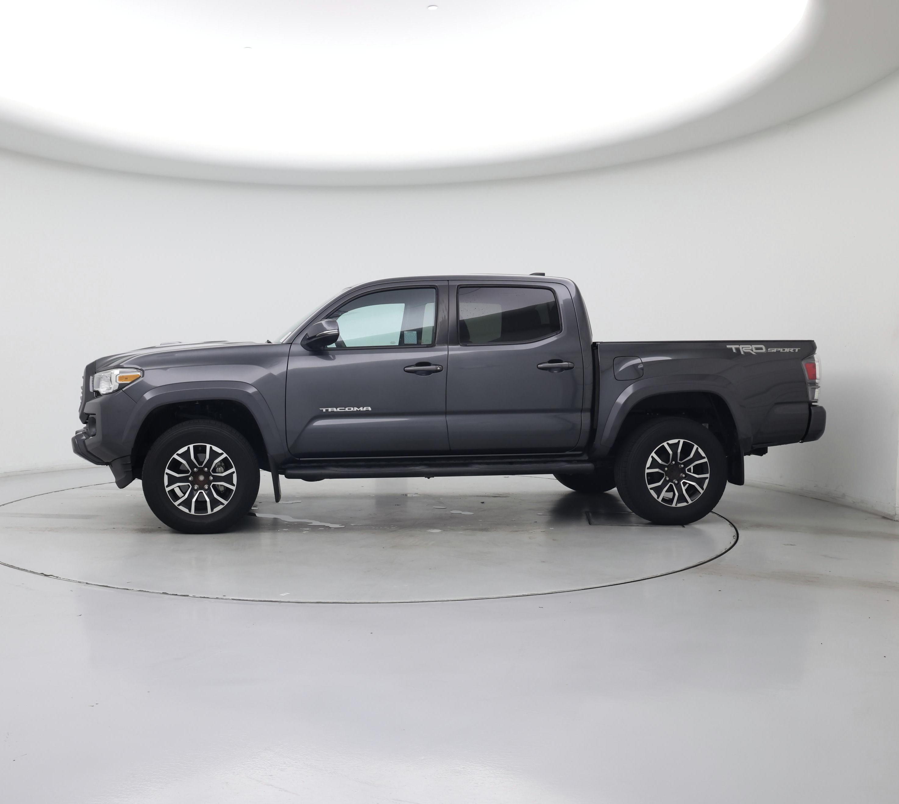 Thumbnail: 2020 Toyota Tacoma - 3