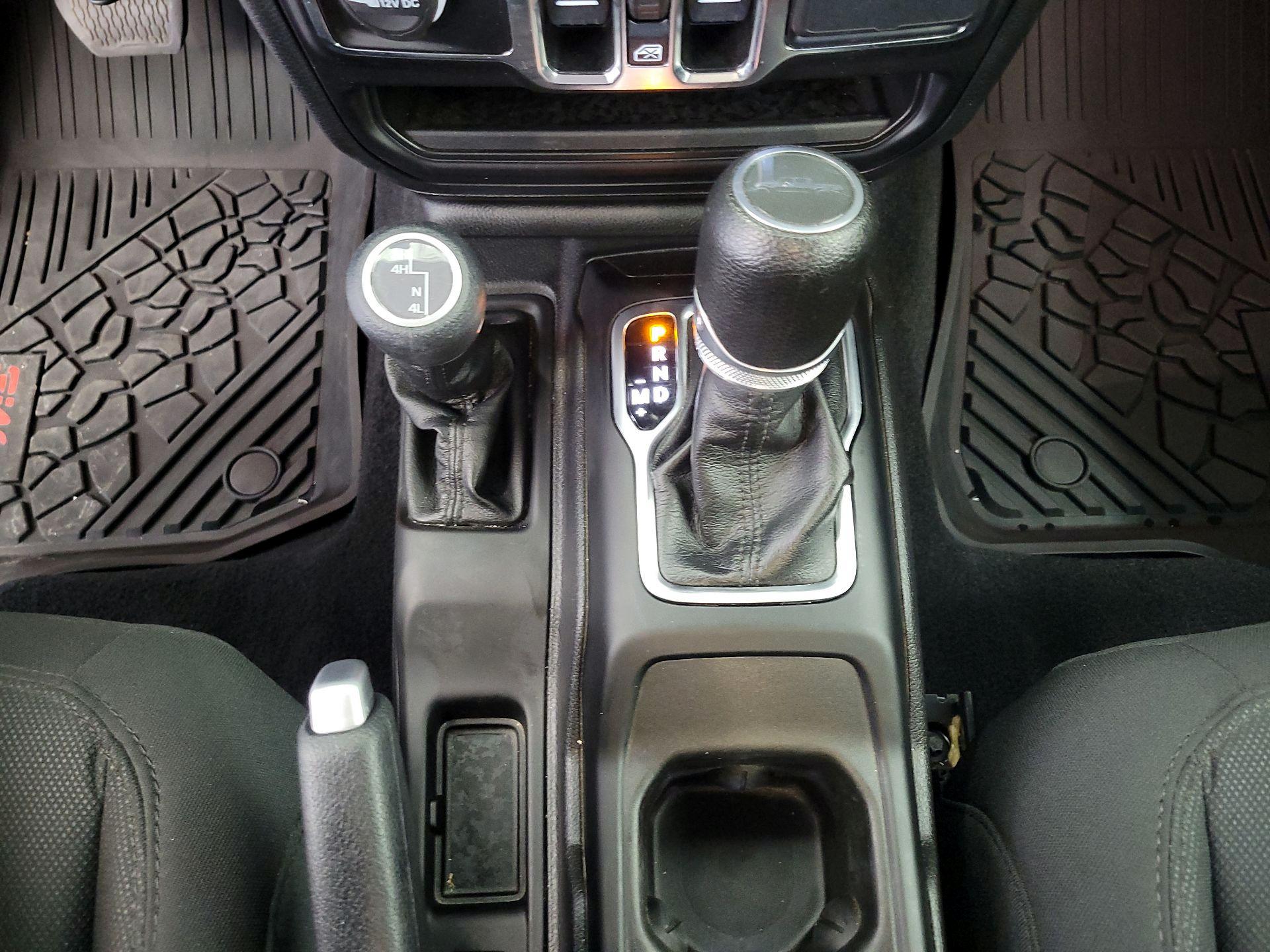 Thumbnail: 2023 Jeep Gladiator - 16