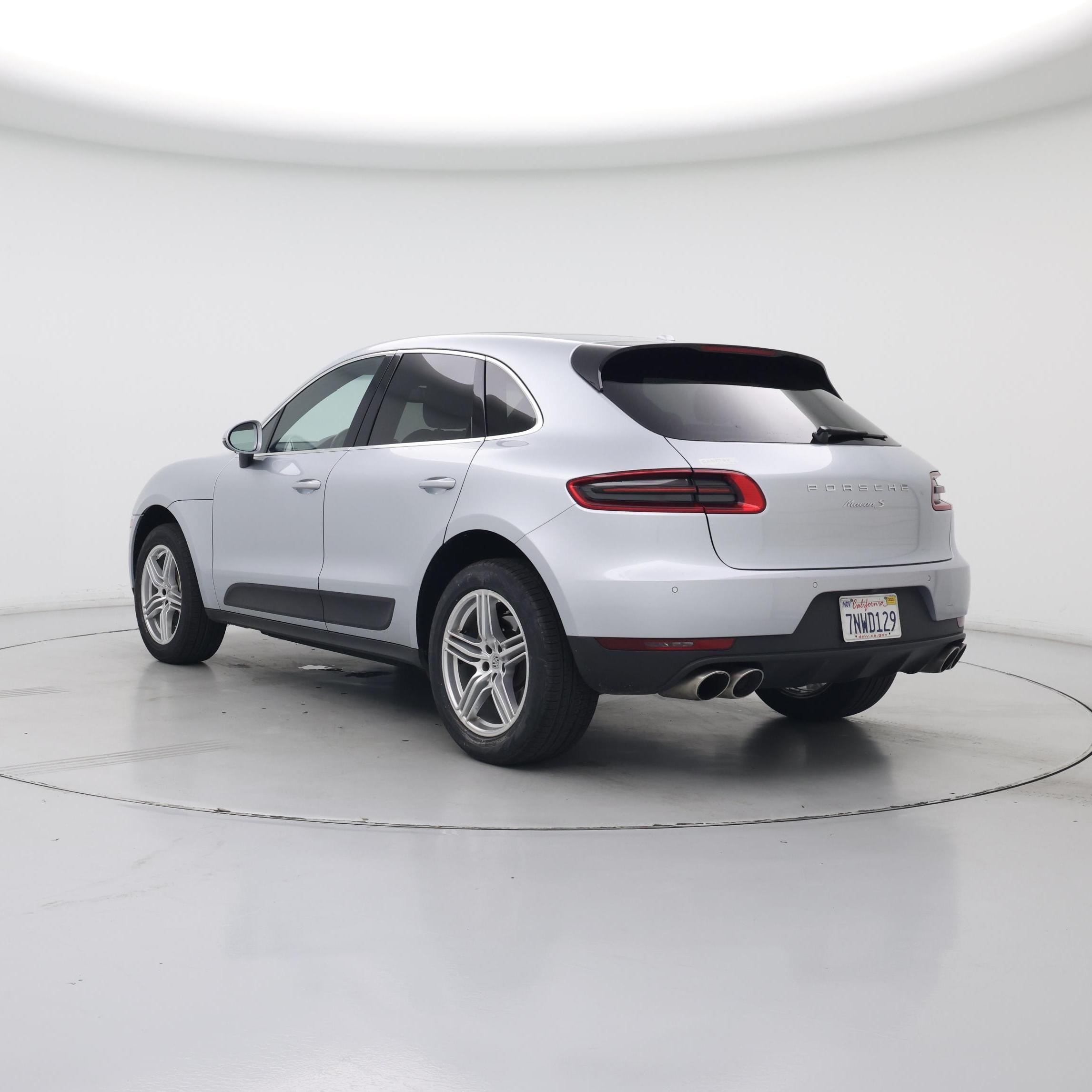 Thumbnail: 2016 Porsche Macan - 2