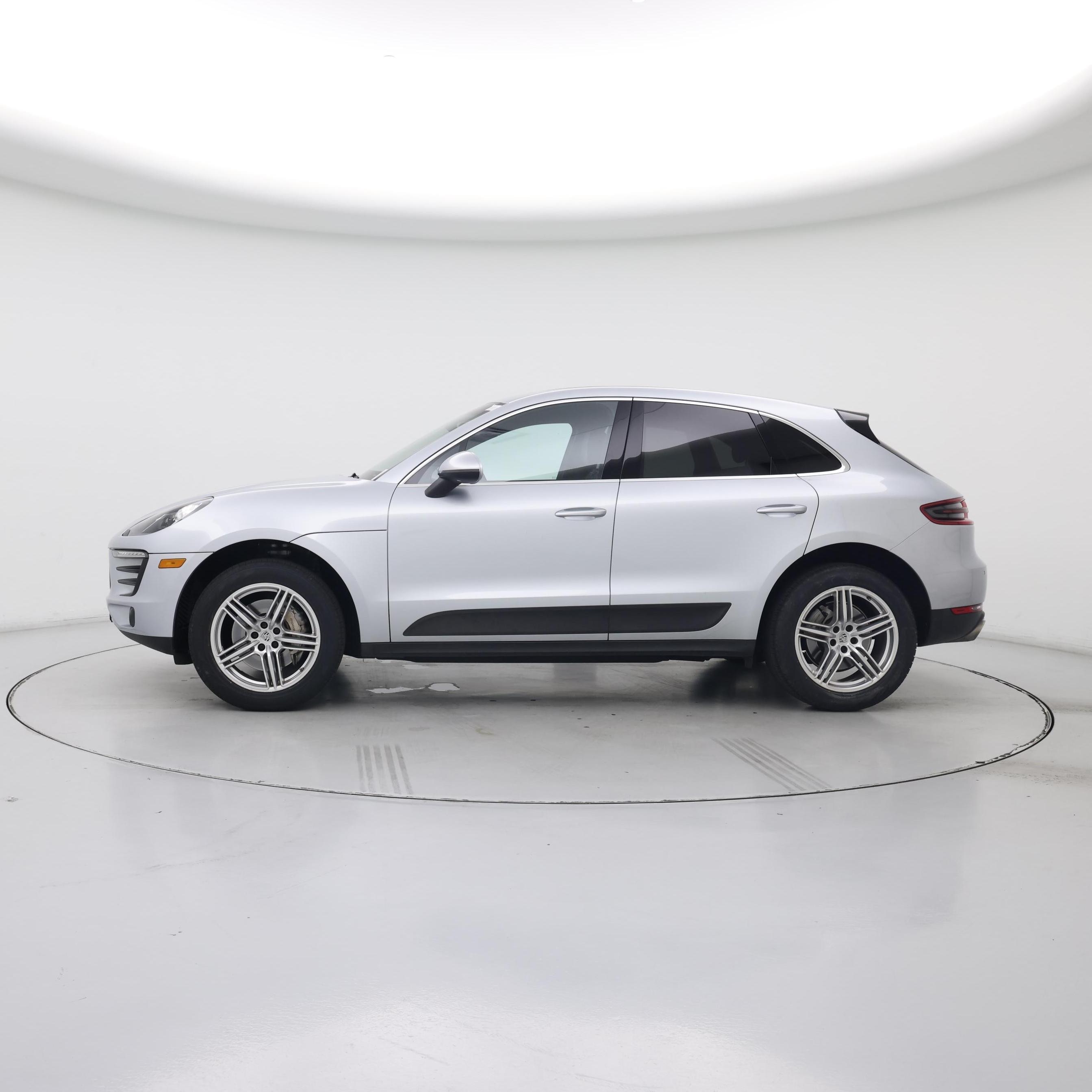 Thumbnail: 2016 Porsche Macan - 3