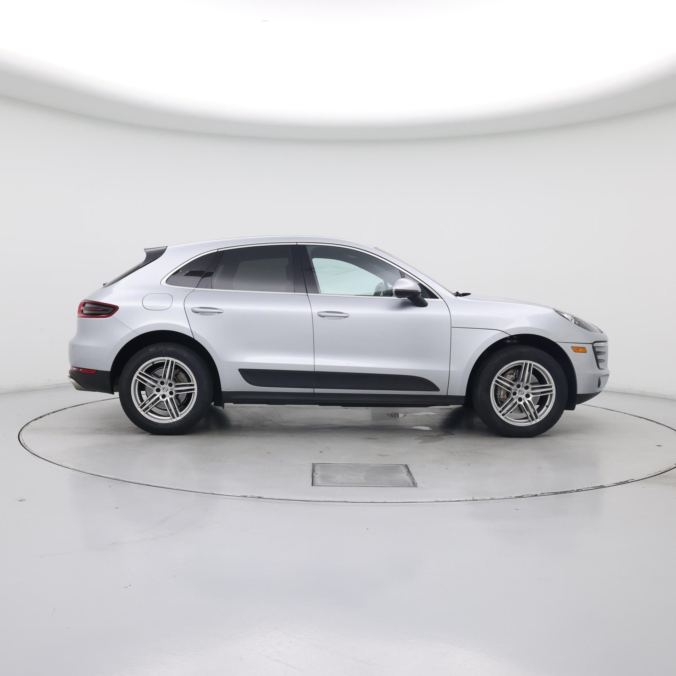 Thumbnail: 2016 Porsche Macan - 7