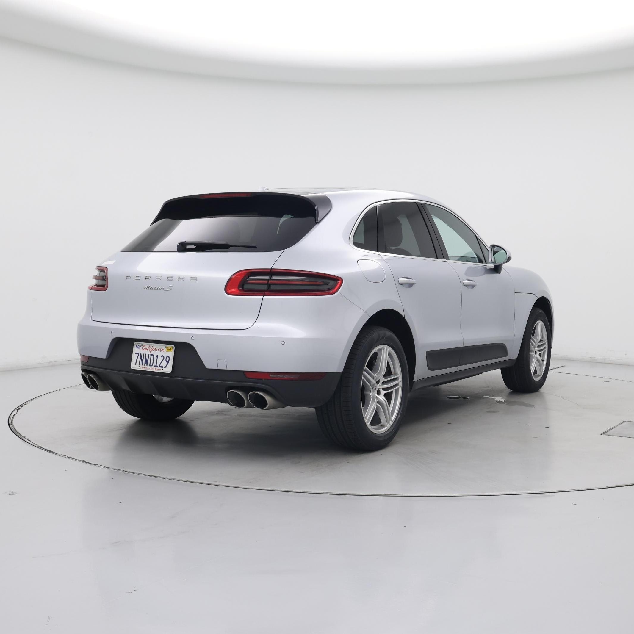 Thumbnail: 2016 Porsche Macan - 8