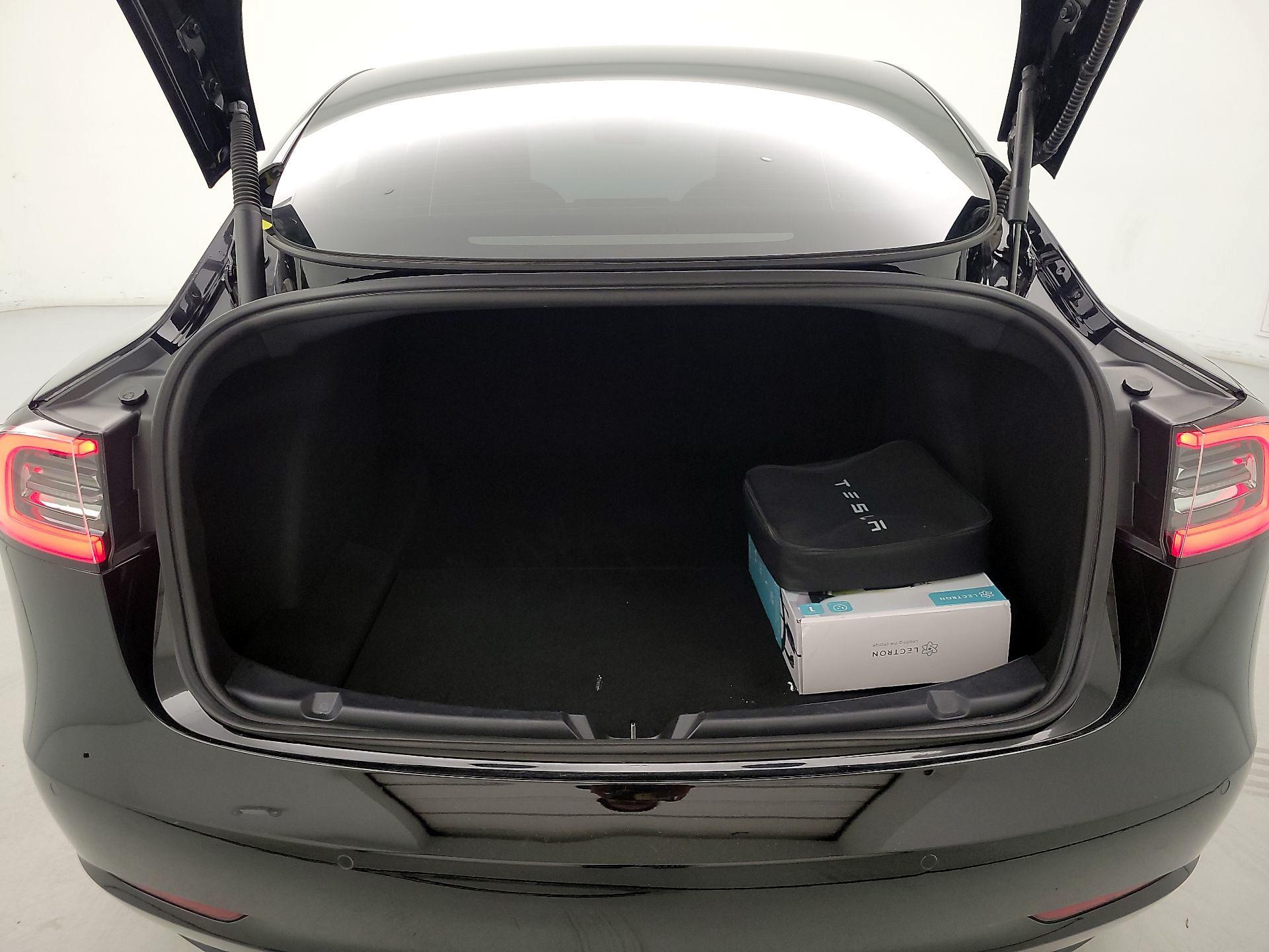 Thumbnail: 2021 Tesla Model 3 - 19