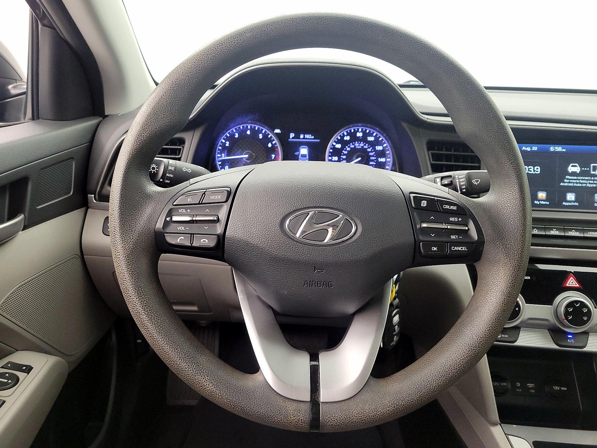 Thumbnail: 2019 Hyundai Elantra - 10