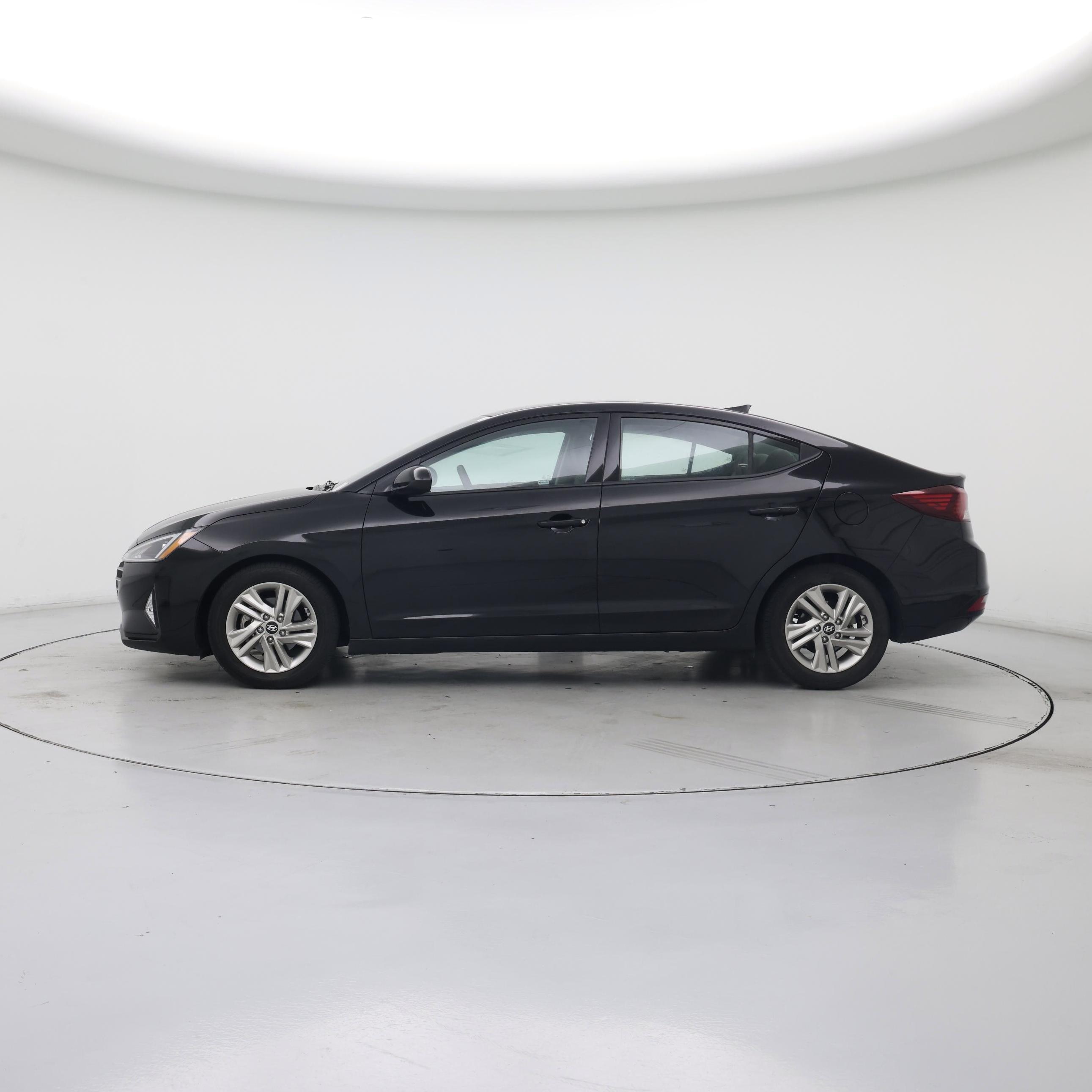 Thumbnail: 2019 Hyundai Elantra - 3