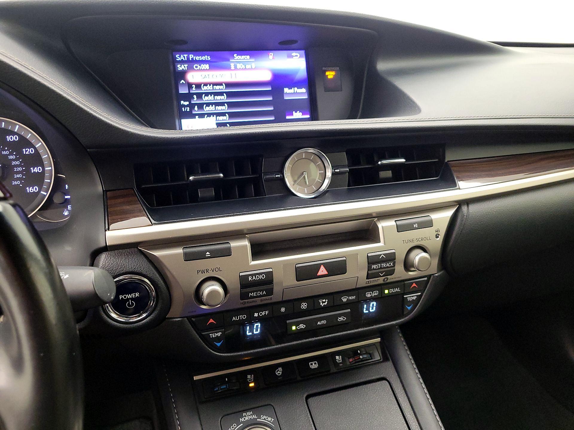 Thumbnail: 2017 Lexus ES - 16