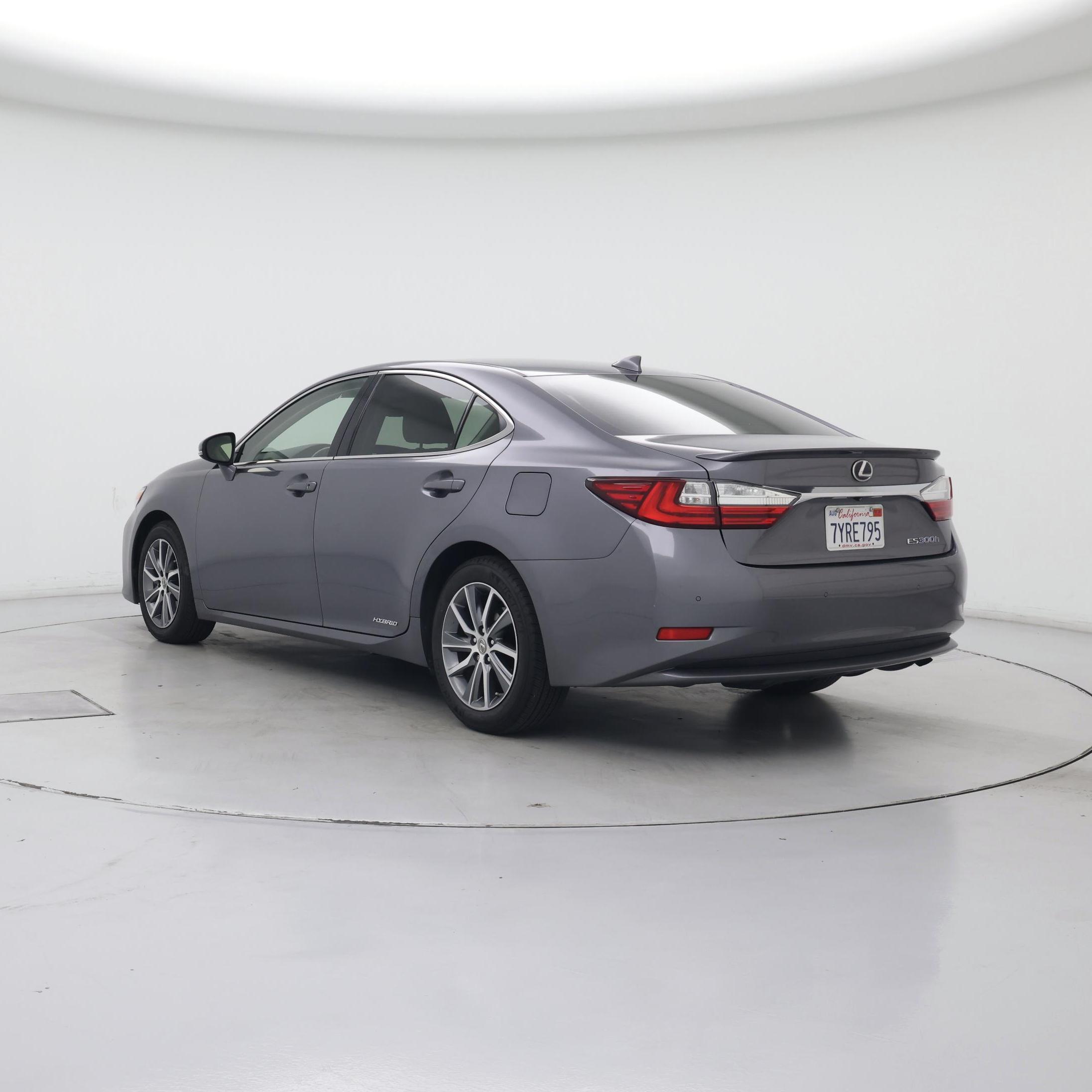 Thumbnail: 2017 Lexus ES - 2