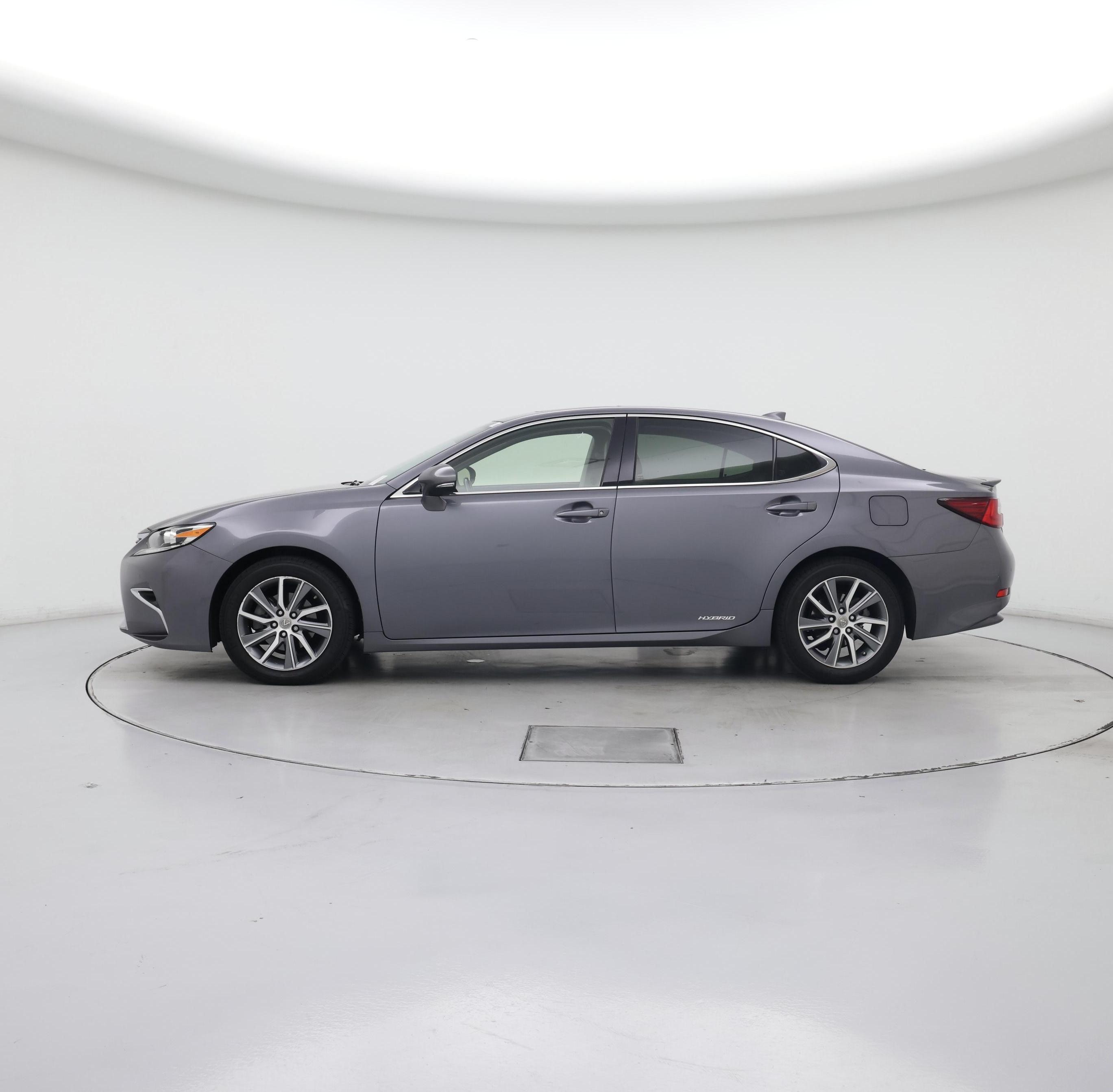 Thumbnail: 2017 Lexus ES - 3