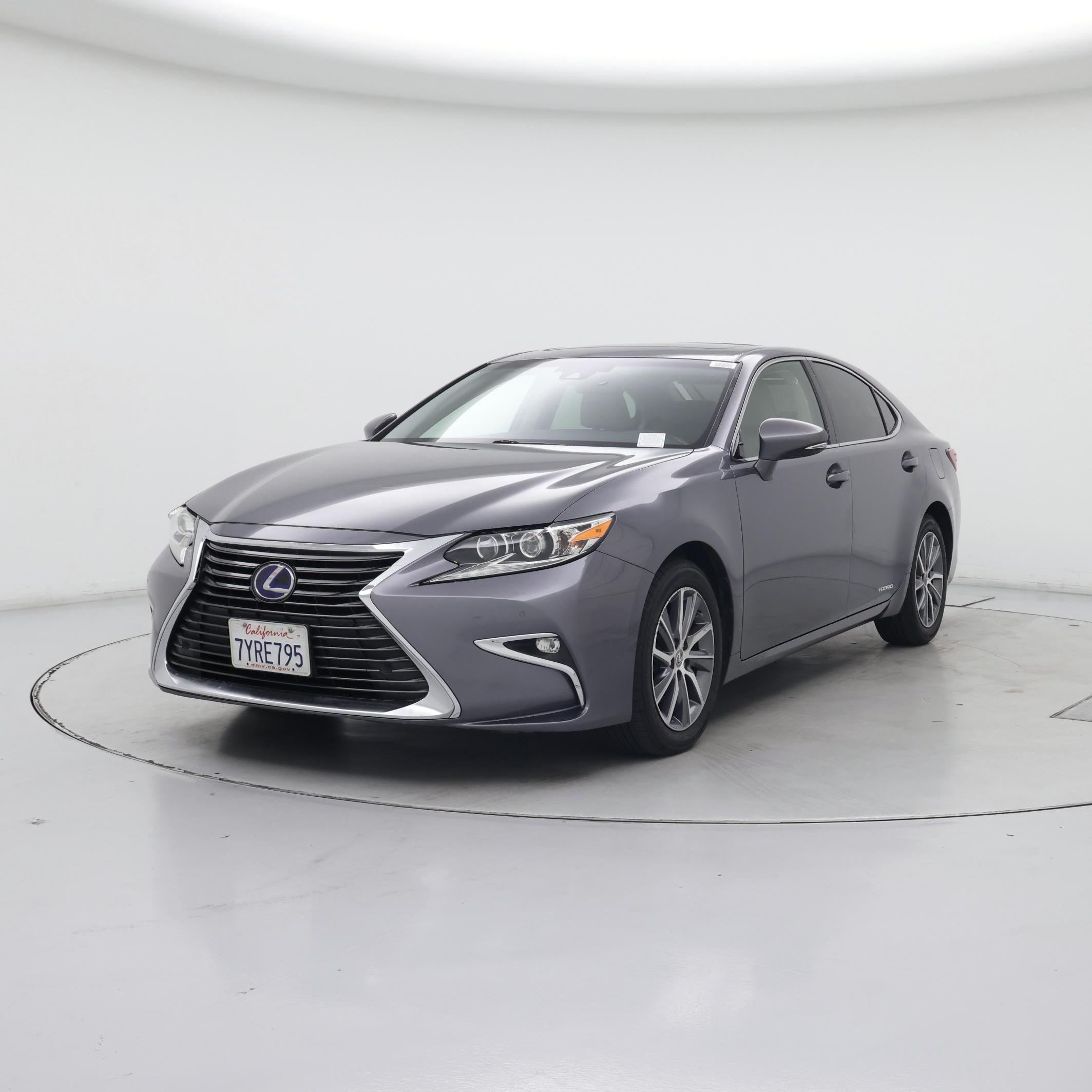 Thumbnail: 2017 Lexus ES - 4
