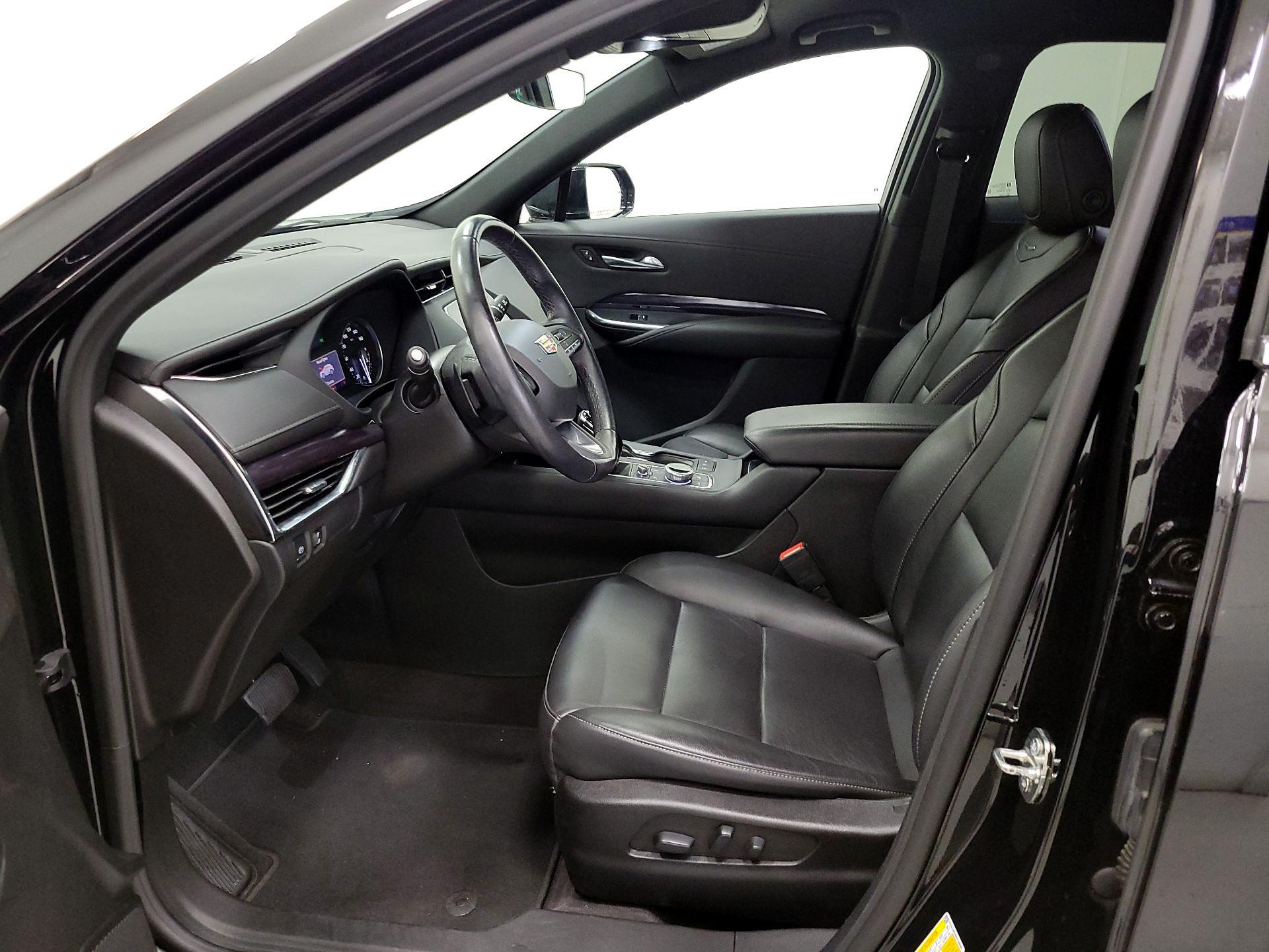 Thumbnail: 2023 Cadillac XT4 - 11