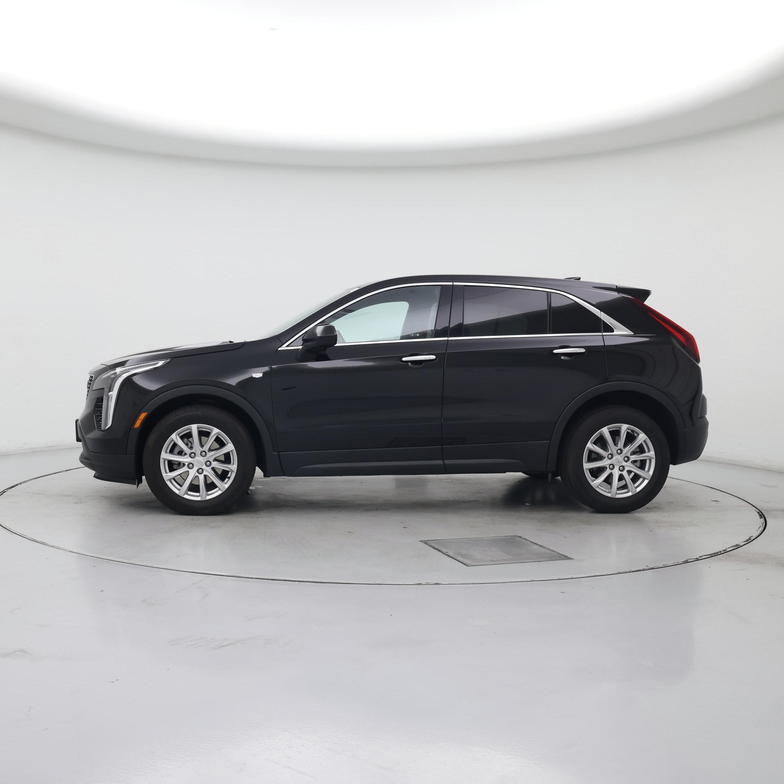 Thumbnail: 2023 Cadillac XT4 - 3