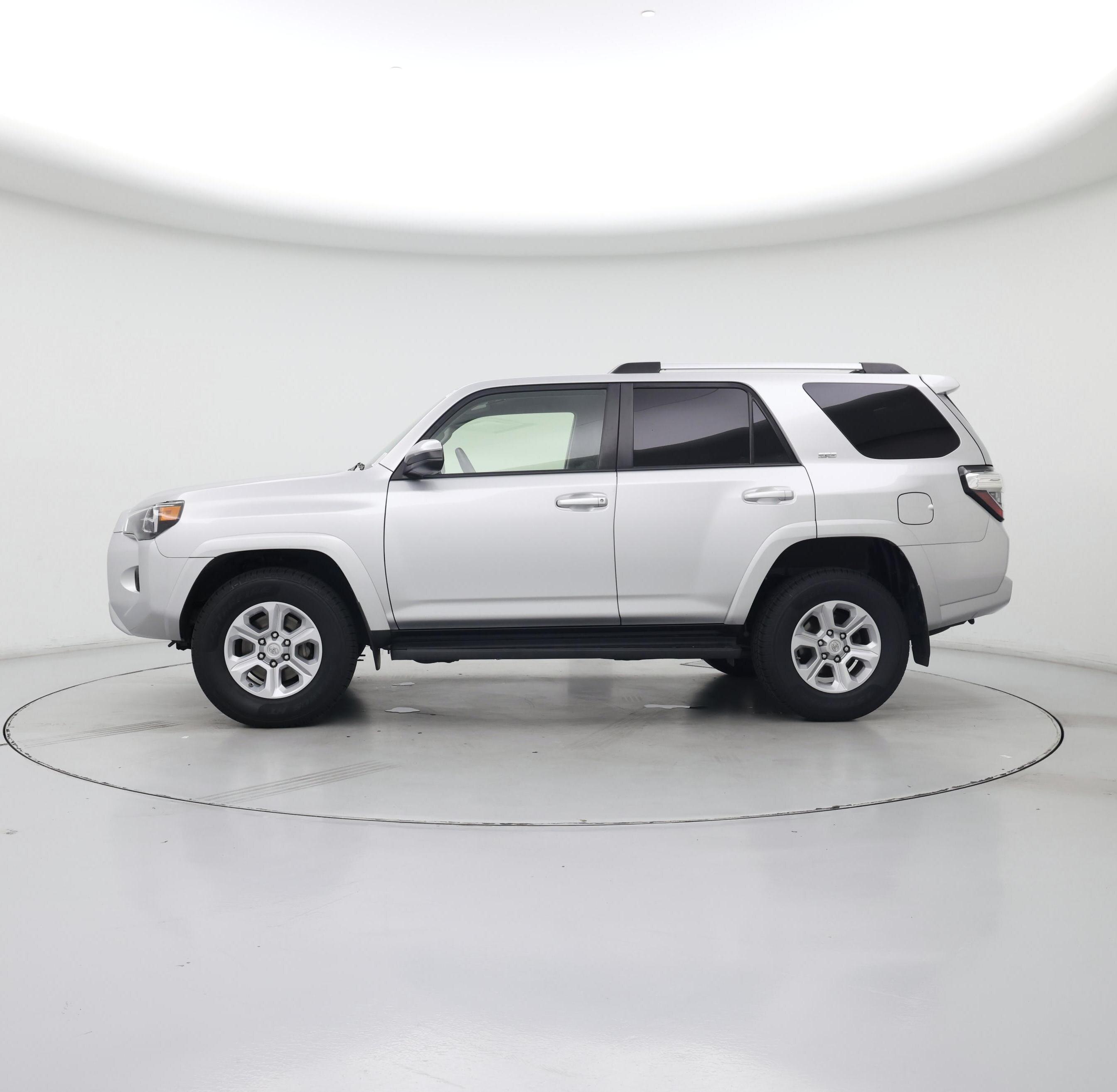 Thumbnail: 2021 Toyota 4Runner - 3