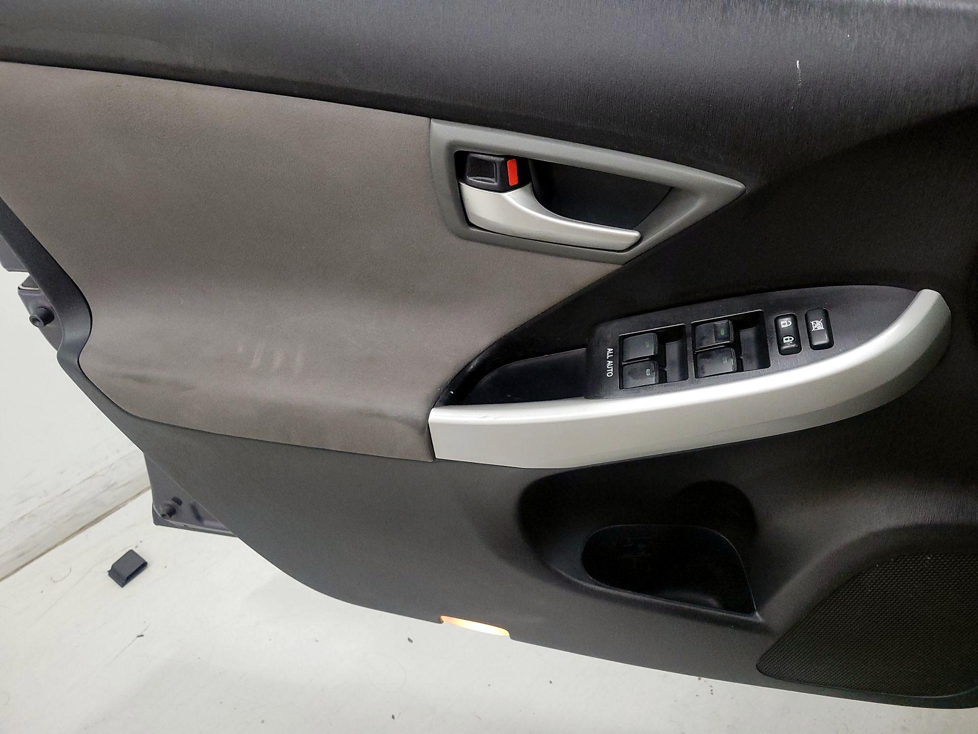Thumbnail: 2014 Toyota Prius - 12