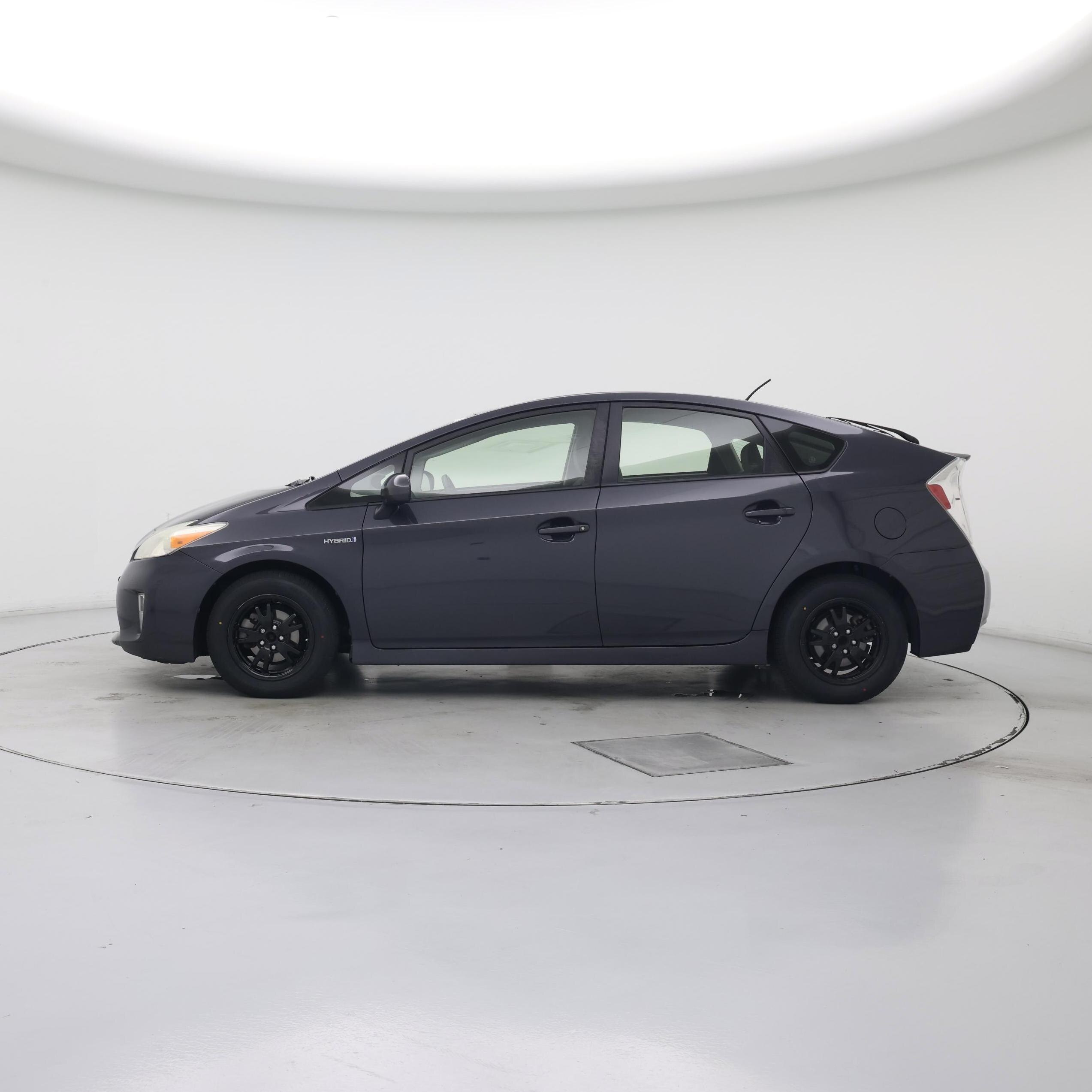Thumbnail: 2014 Toyota Prius - 3