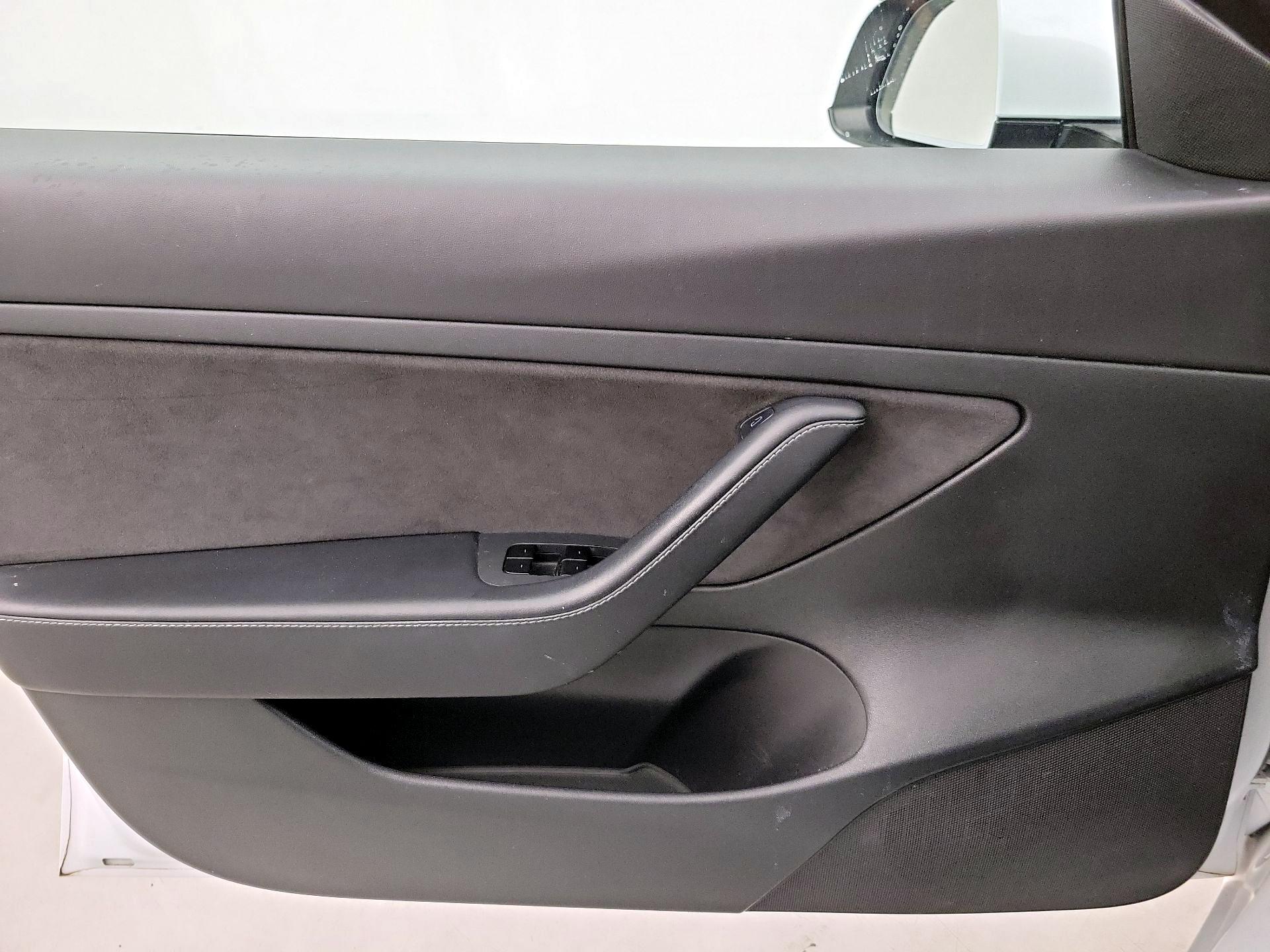 Thumbnail: 2021 Tesla Model 3 - 12