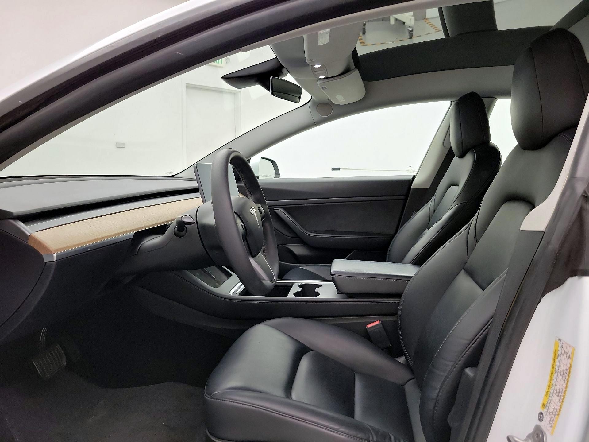 Thumbnail: 2021 Tesla Model 3 - 18