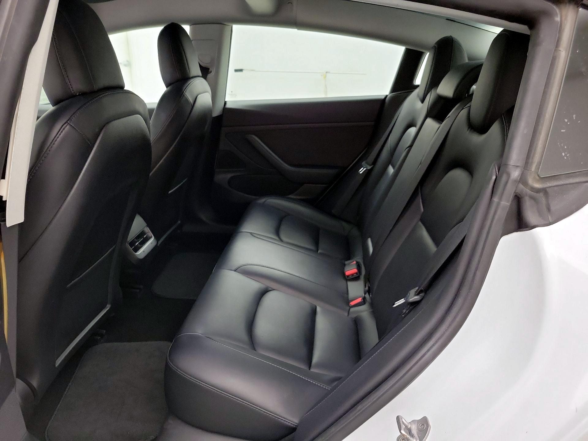 Thumbnail: 2021 Tesla Model 3 - 19