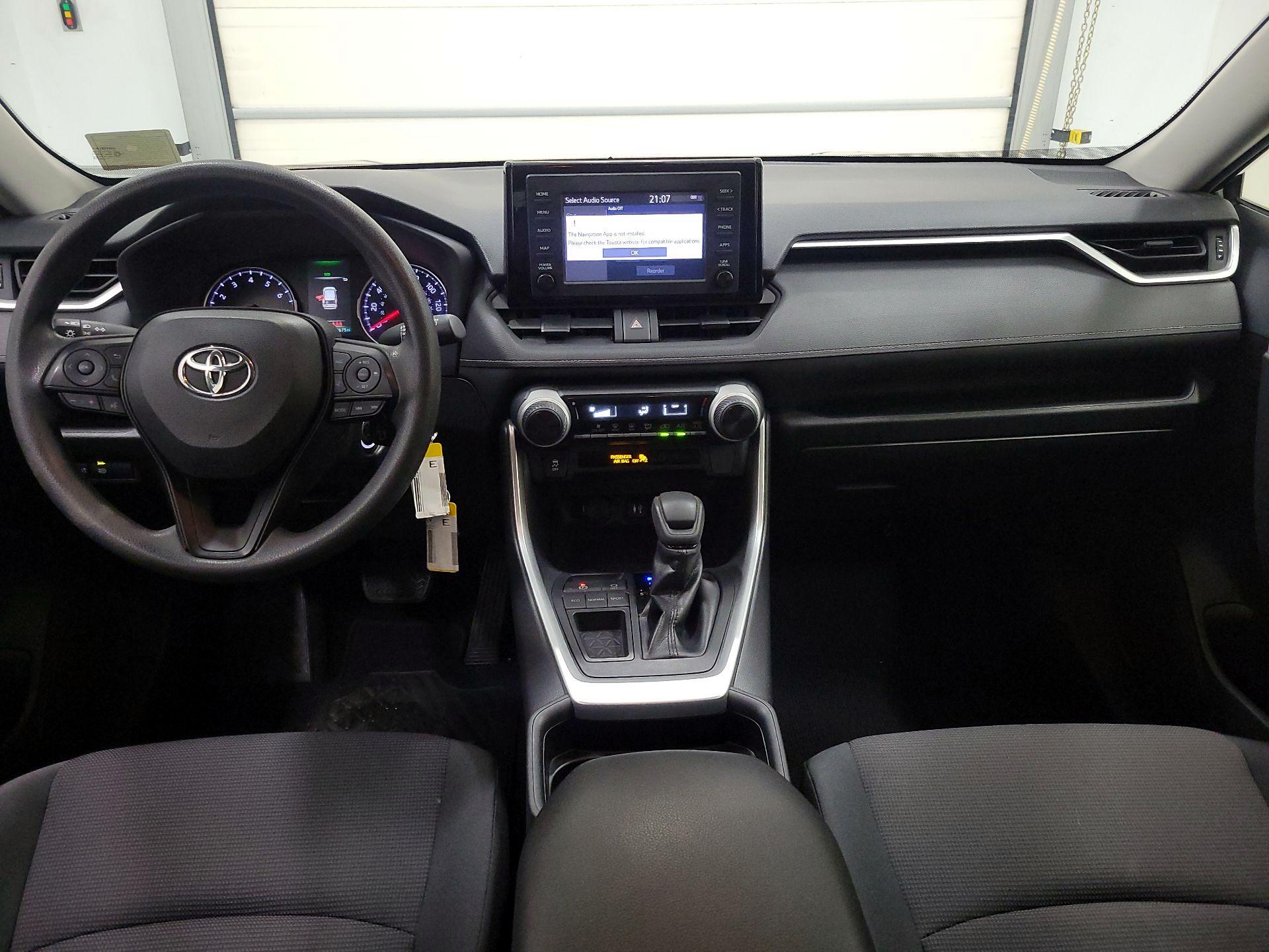 Thumbnail: 2019 Toyota RAV4 - 9