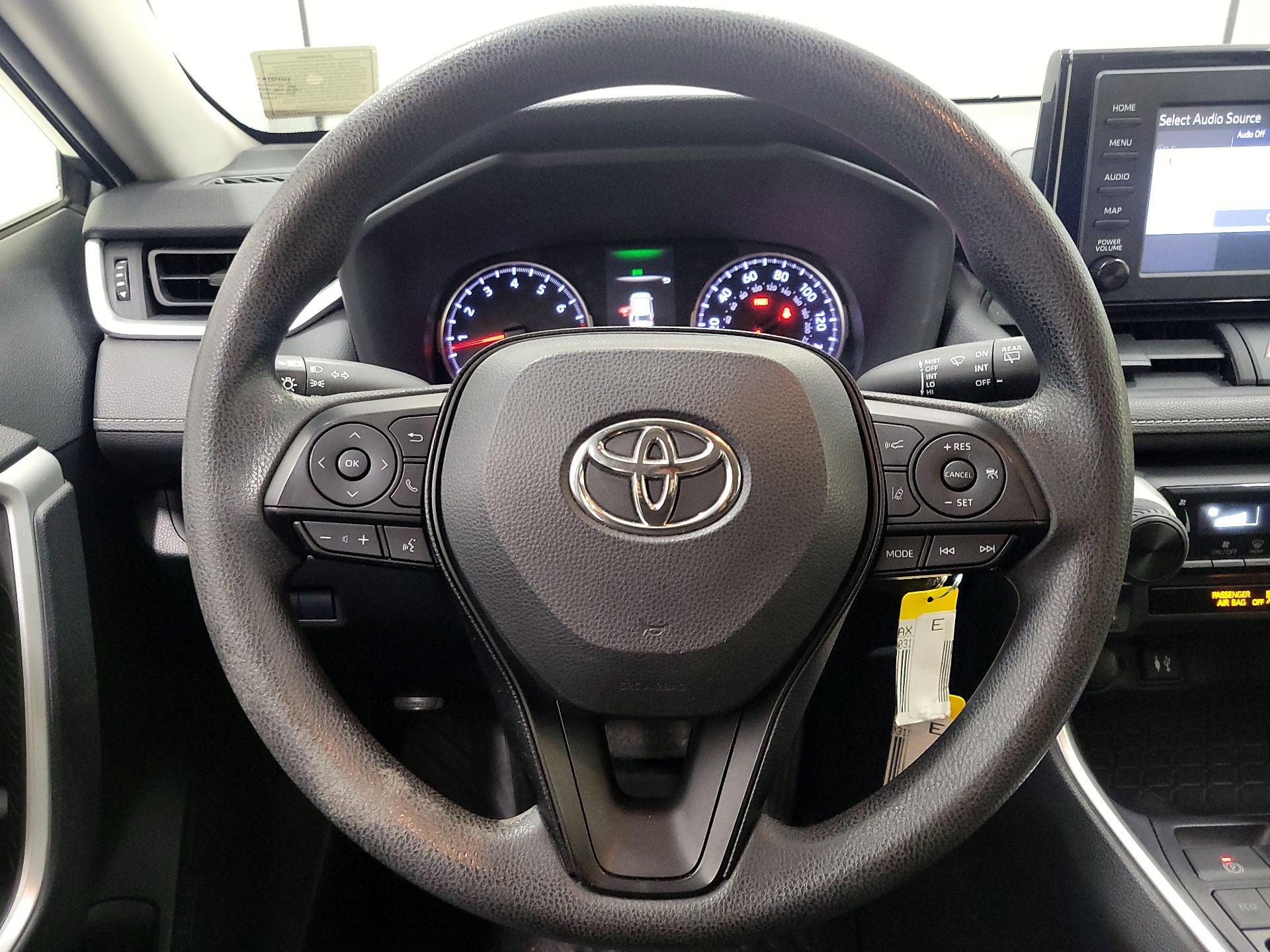 Thumbnail: 2019 Toyota RAV4 - 10